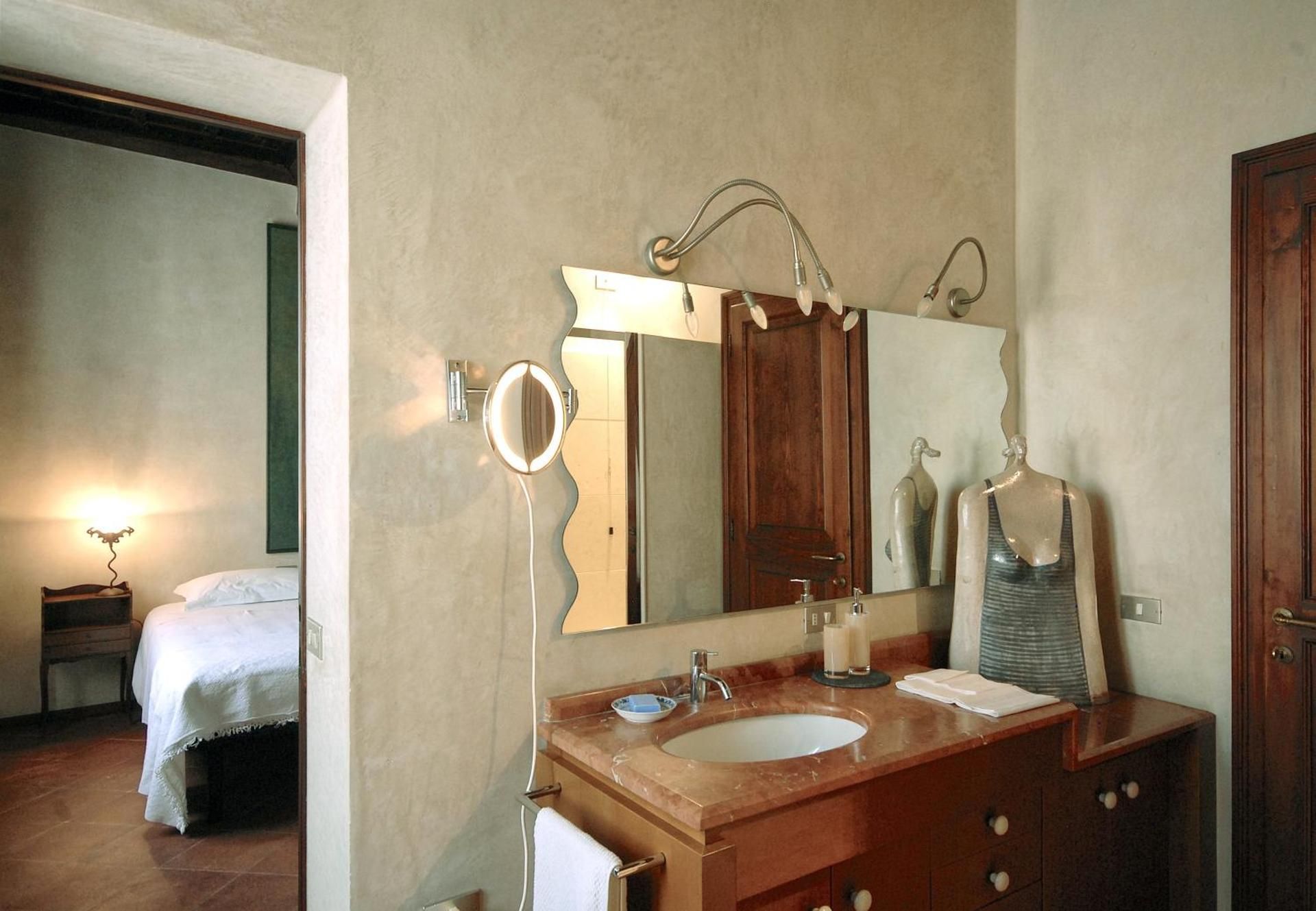 Double or Twin Room with Private Bathroom