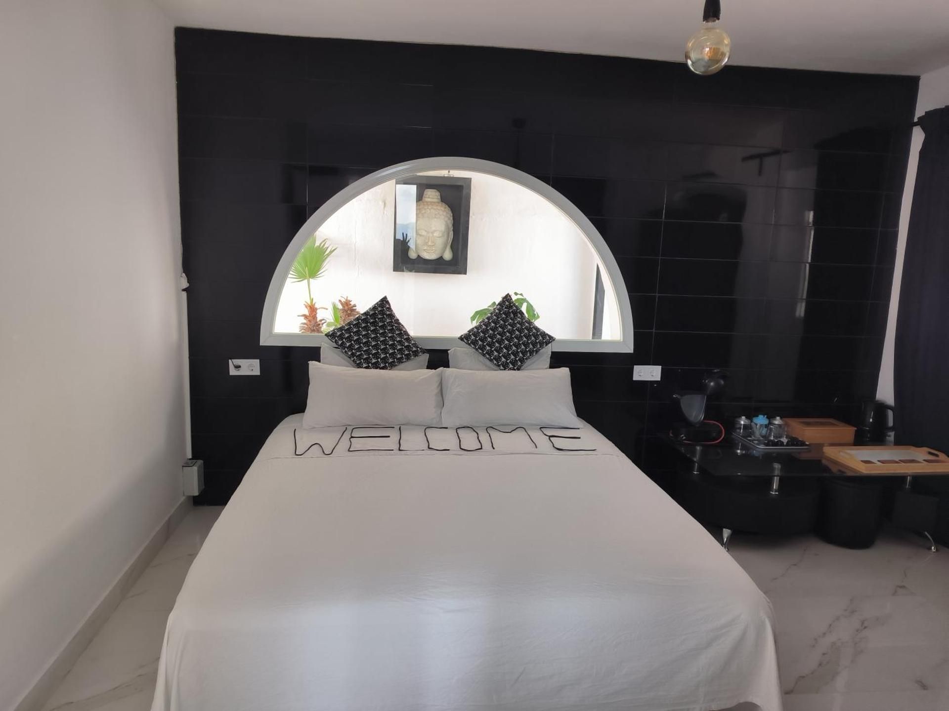 One-Bedroom Deluxe Apartment