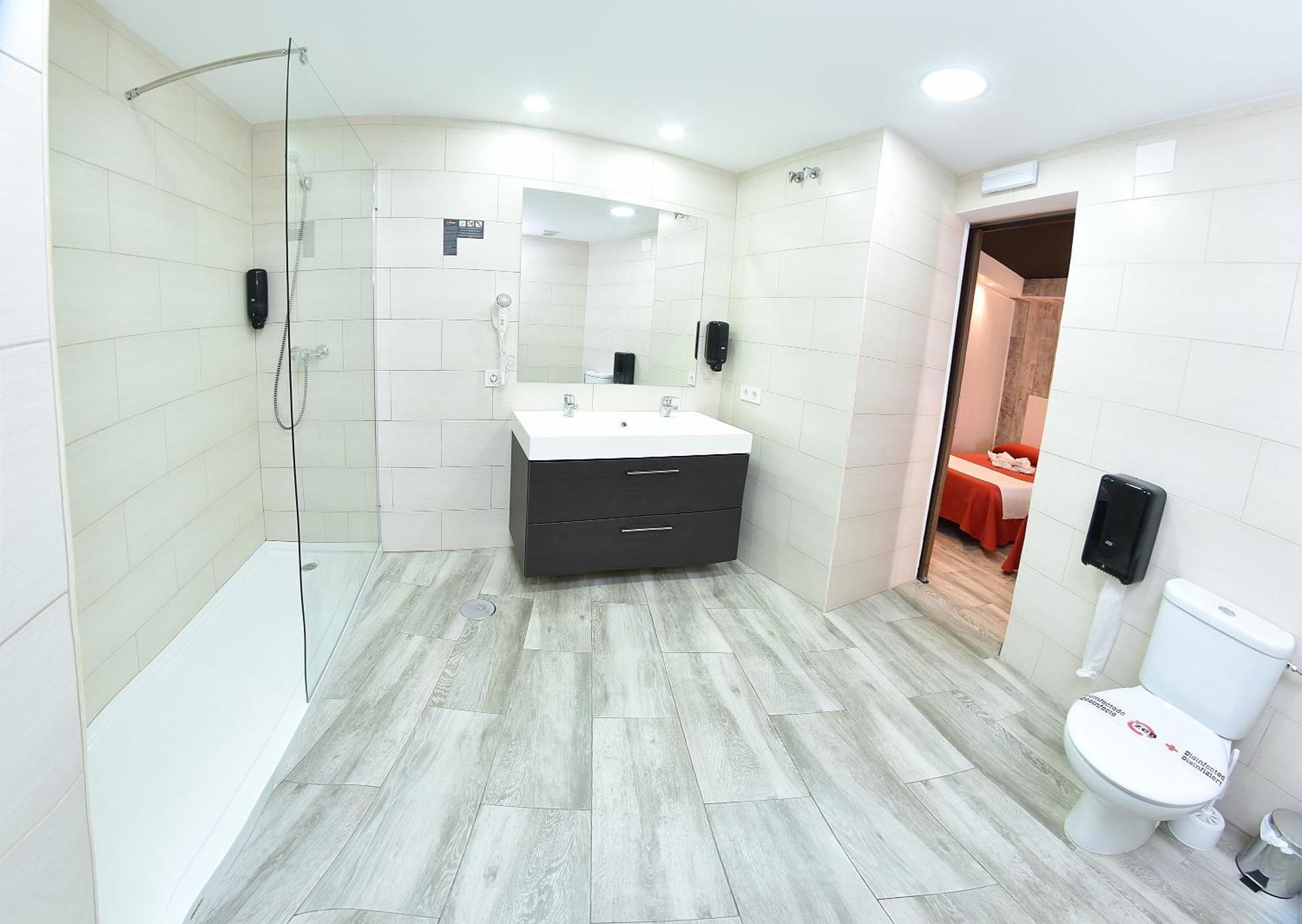 Comfort Quadruple Room with Free Airport Shuttle