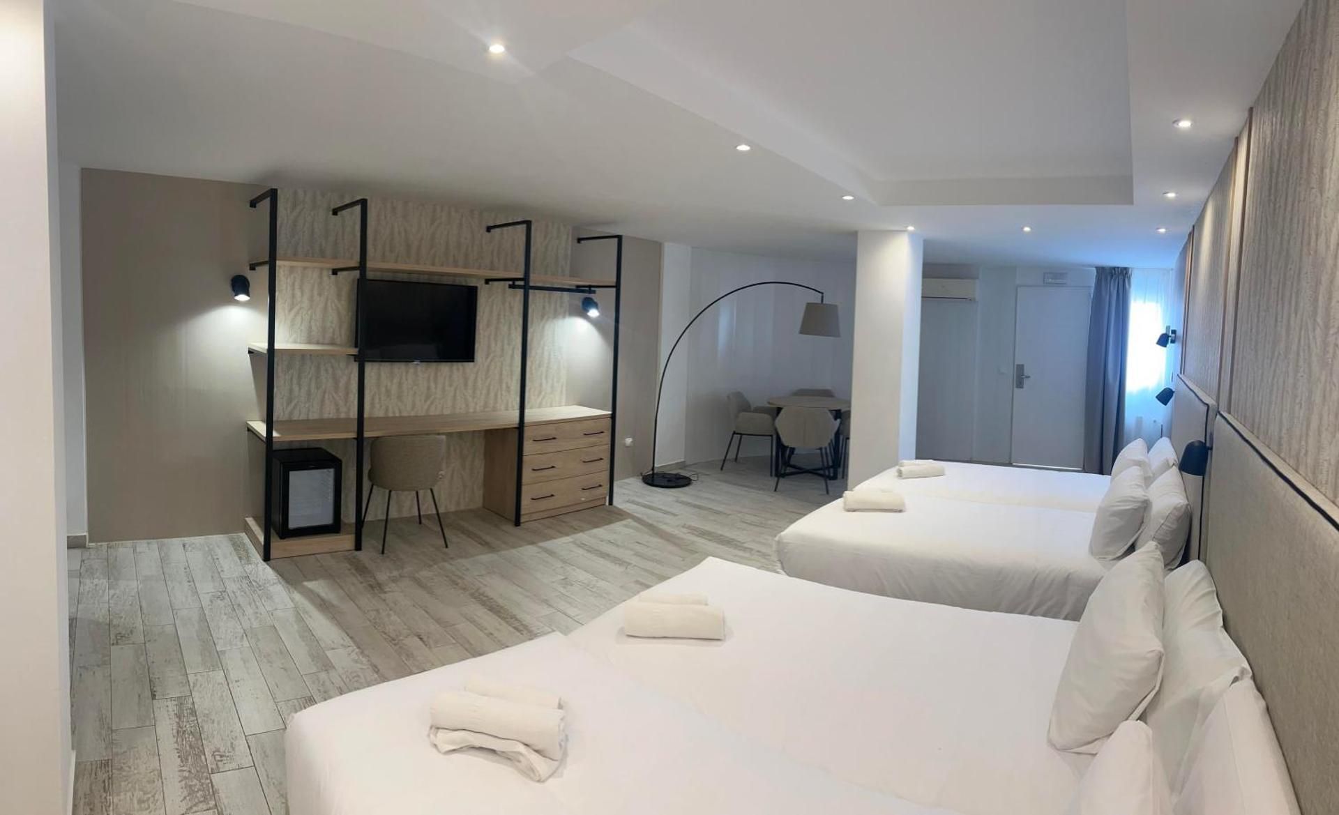 Superior Family Room with Free Airport Shuttle
