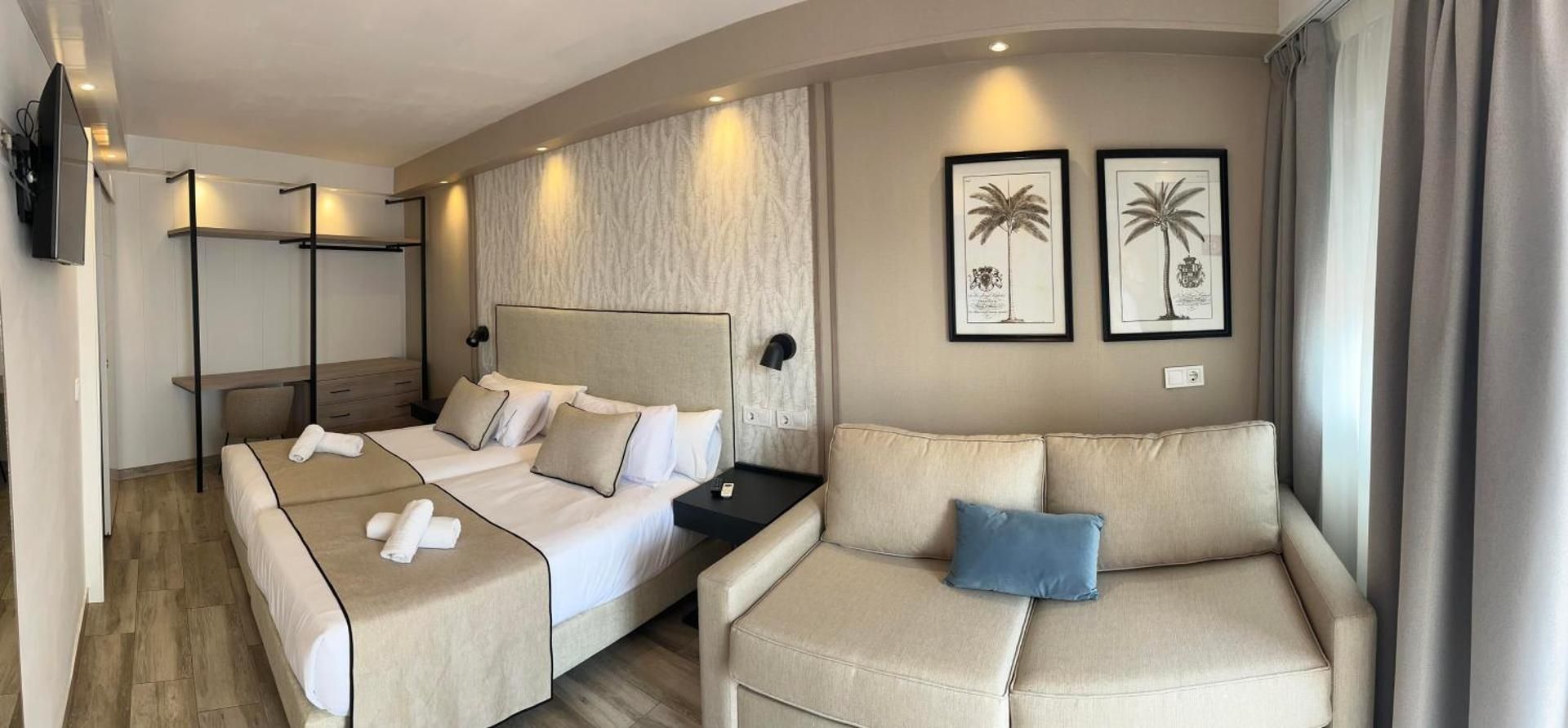 Comfort Quadruple Room with Free Airport Shuttle