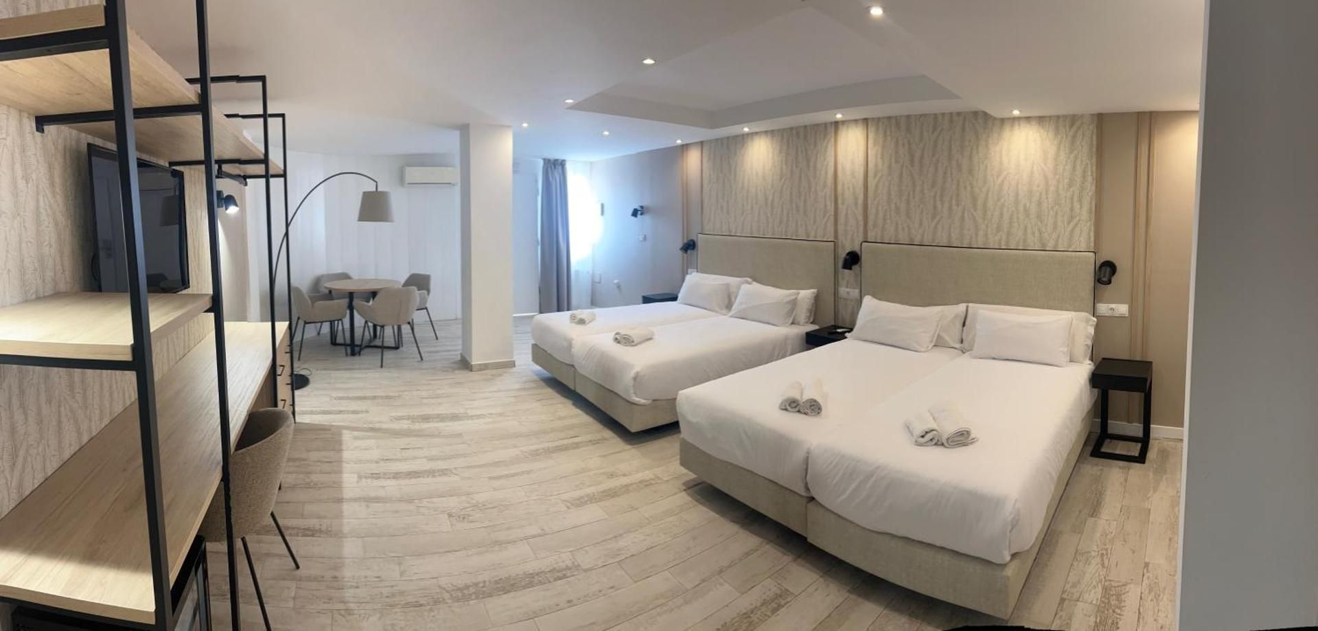 Superior Family Room with Free Airport Shuttle