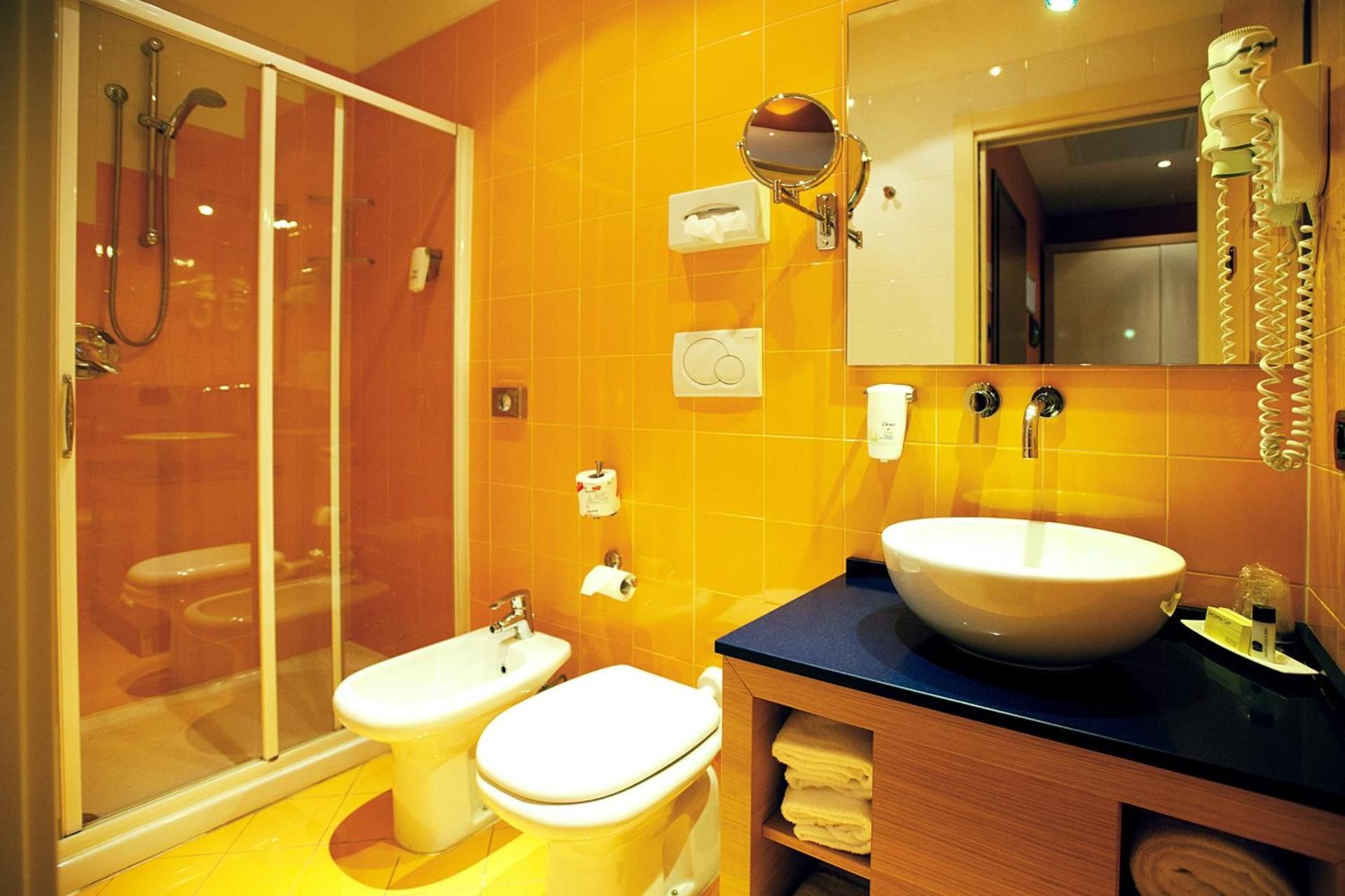 Comfort Queen Room