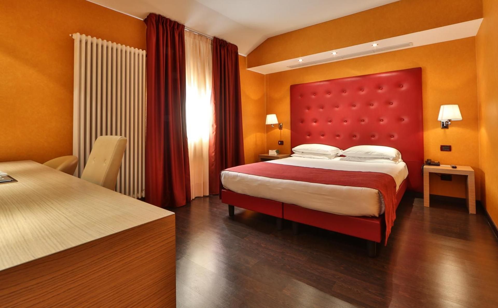 Comfort Queen Room