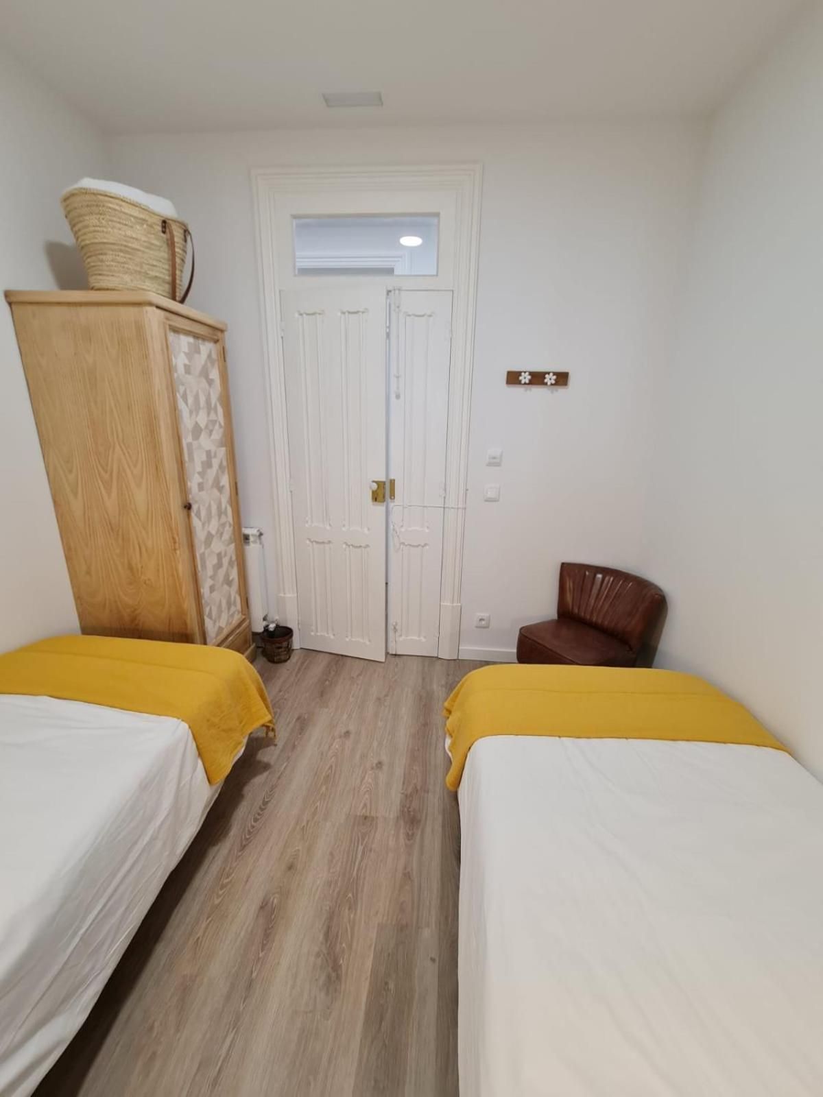 Twin Room with Private External Bathroom