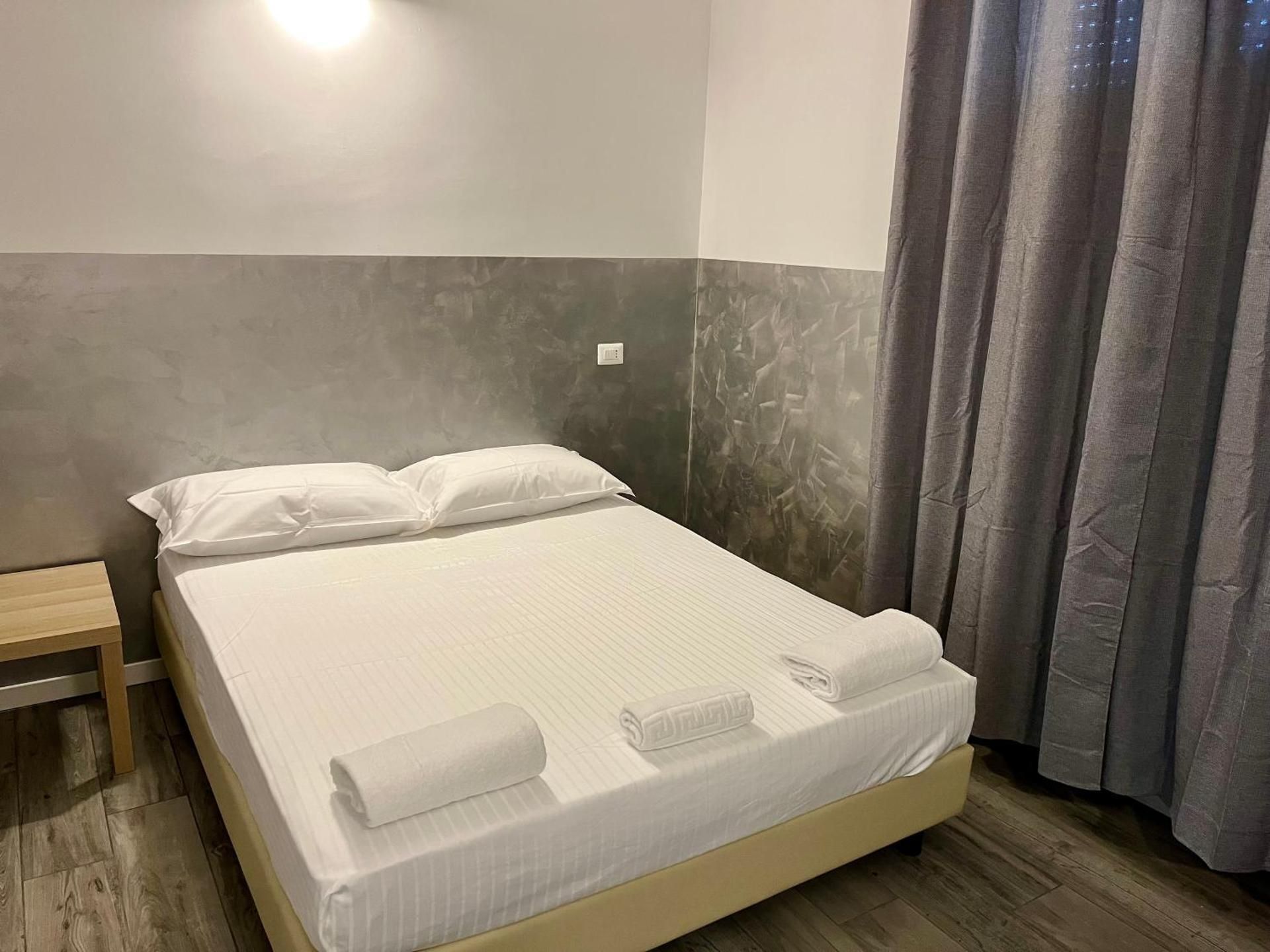 Standard Double Room with Shared Bathroom