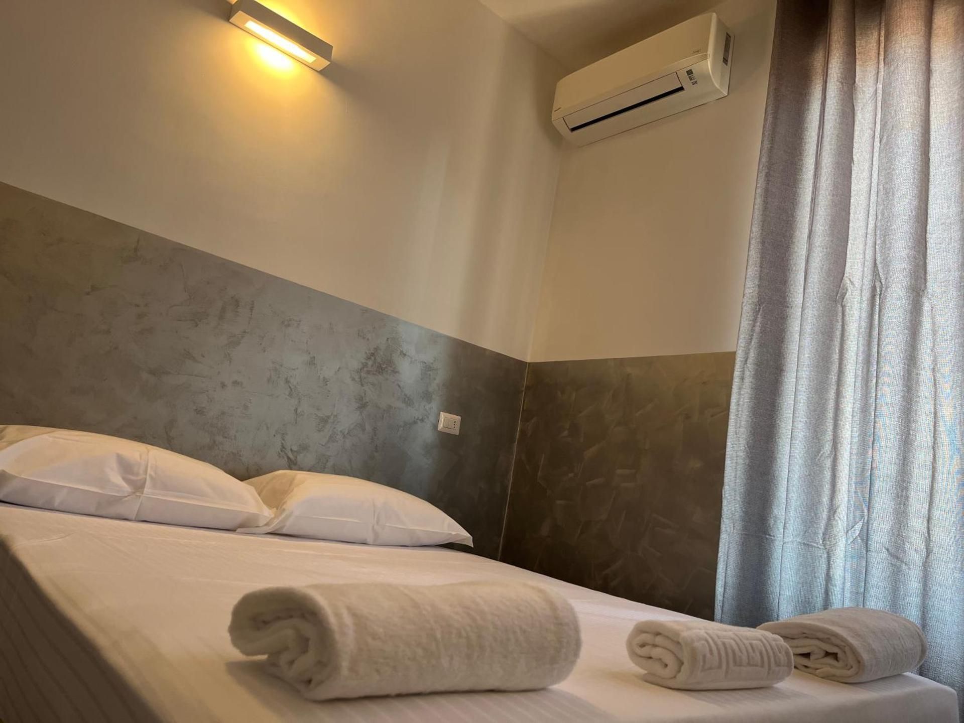 Standard Double Room with Shared Bathroom