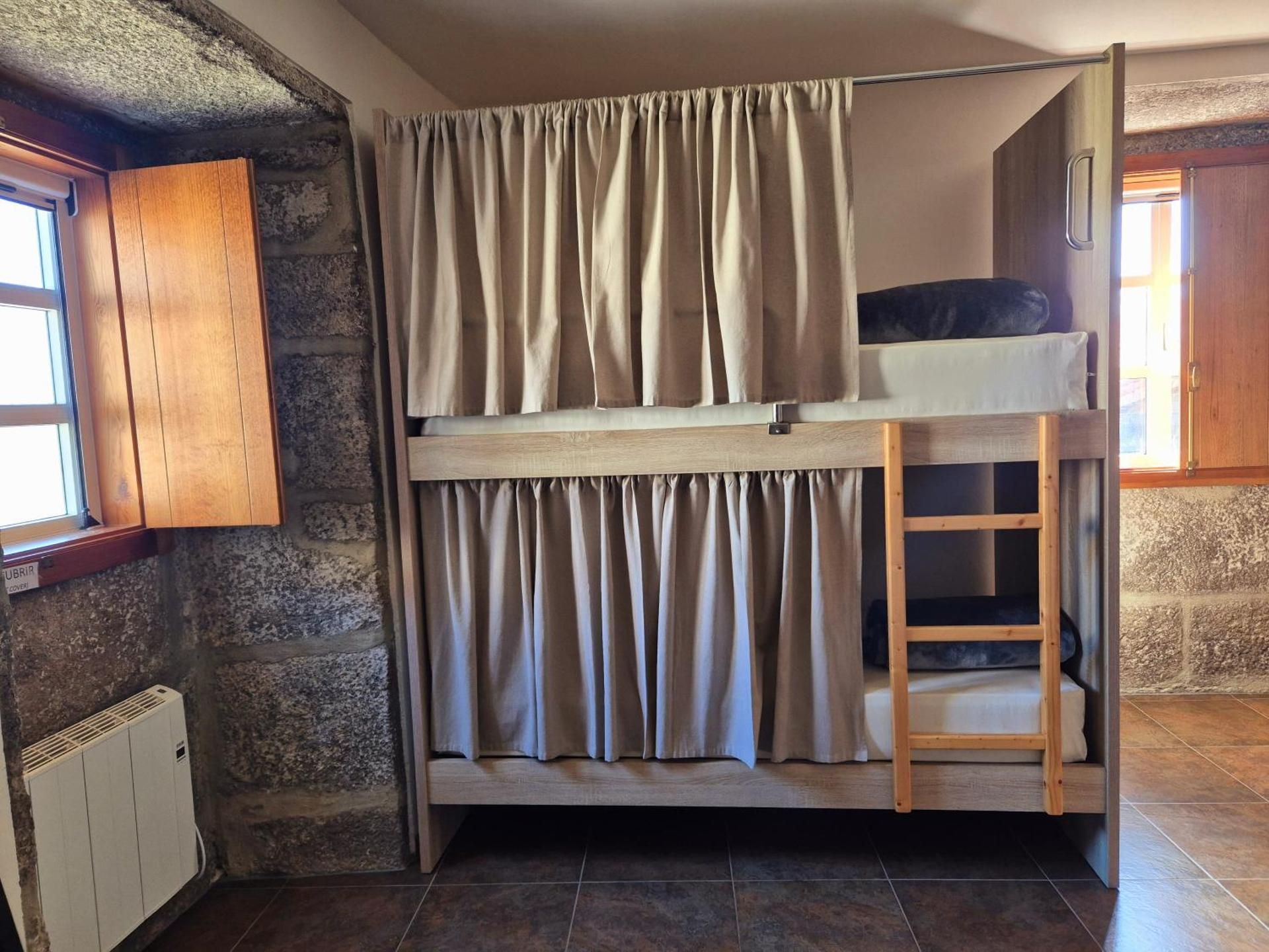 Single Bed in Mixed Dormitory Room