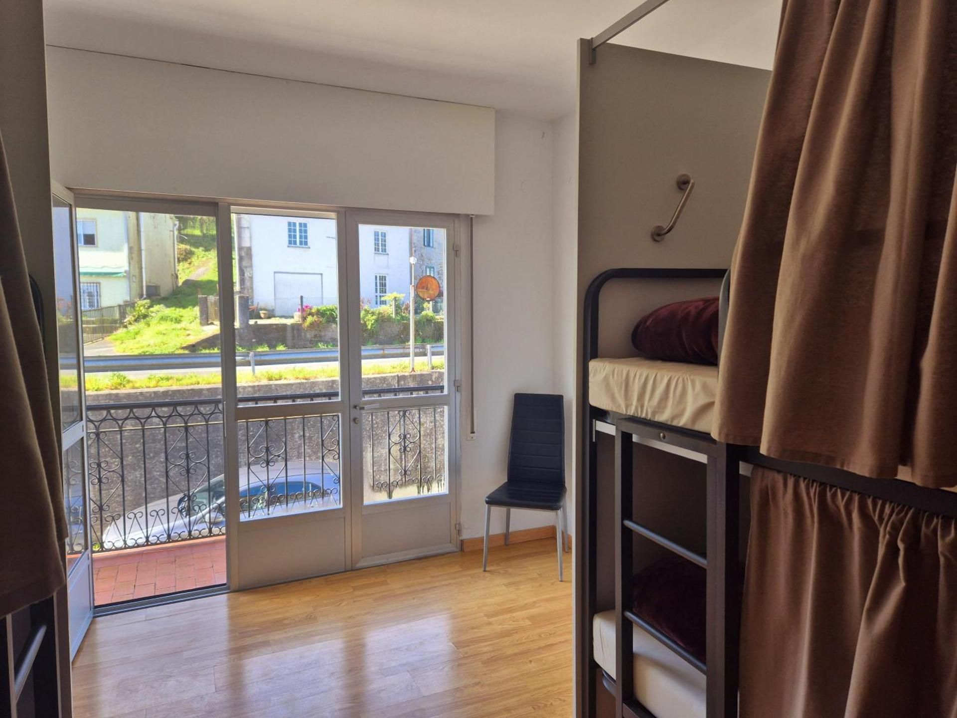 Single Bed in Mixed Dormitory Room