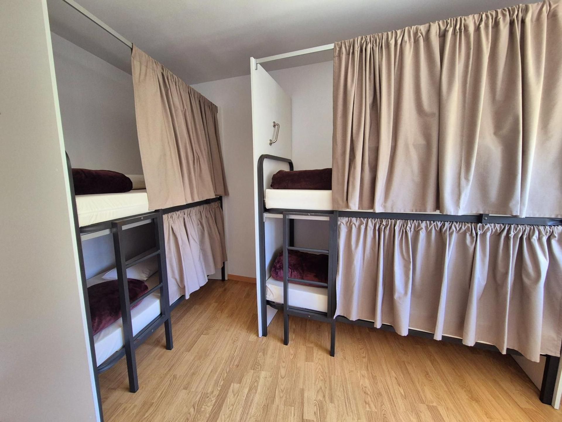 Single Bed in Mixed Dormitory Room