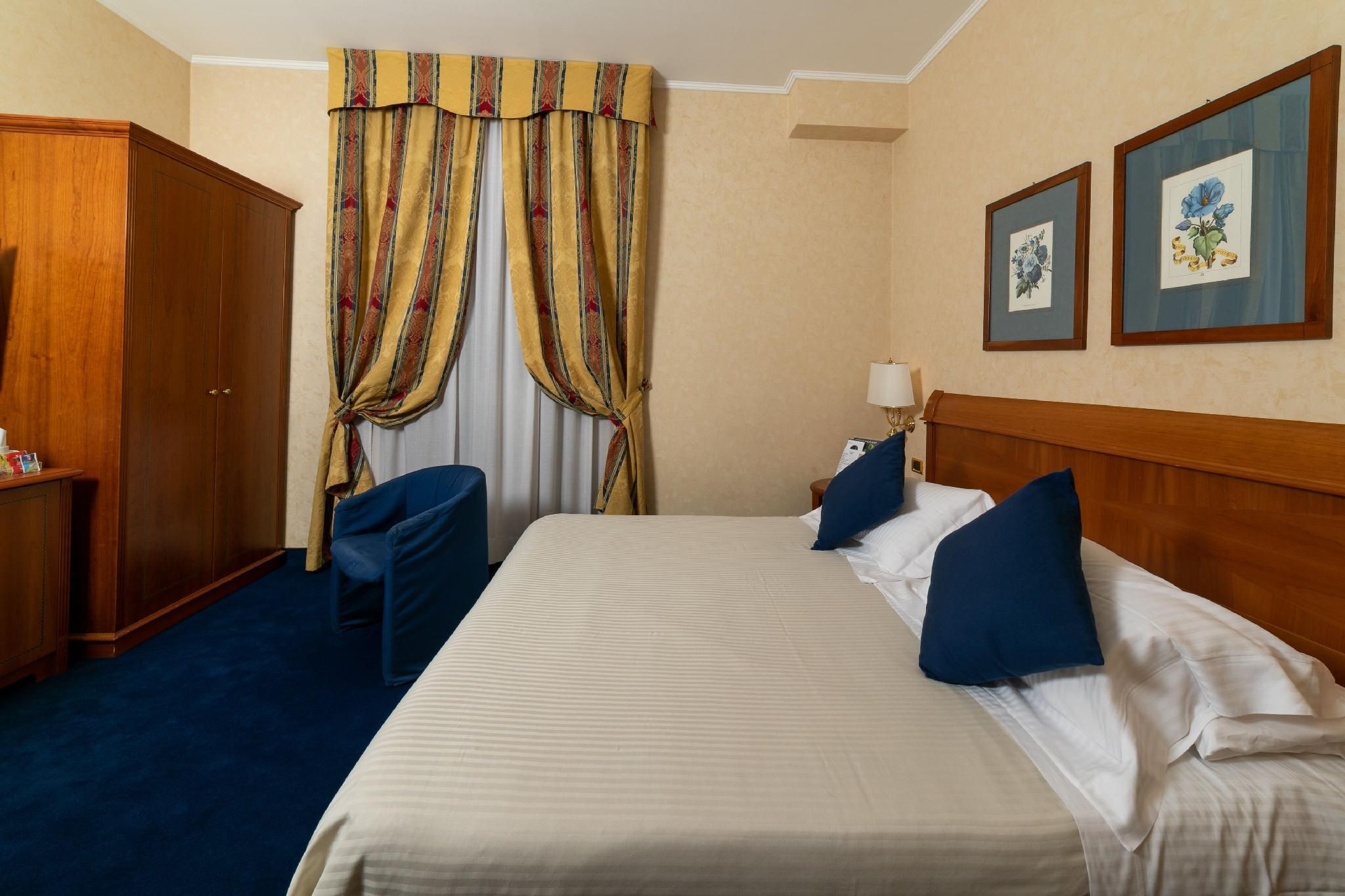 Classic Queen Room