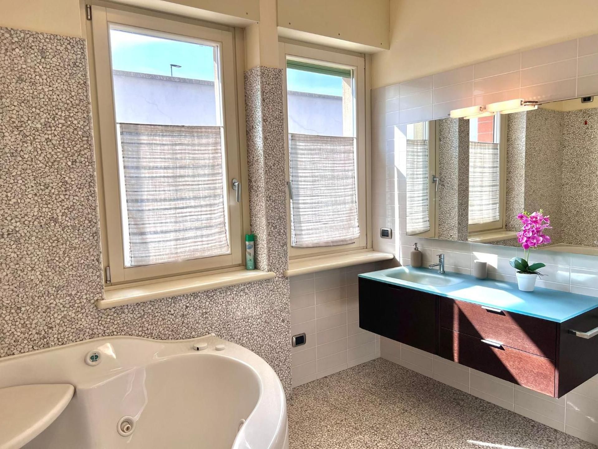 Single Room with Shared Bathroom