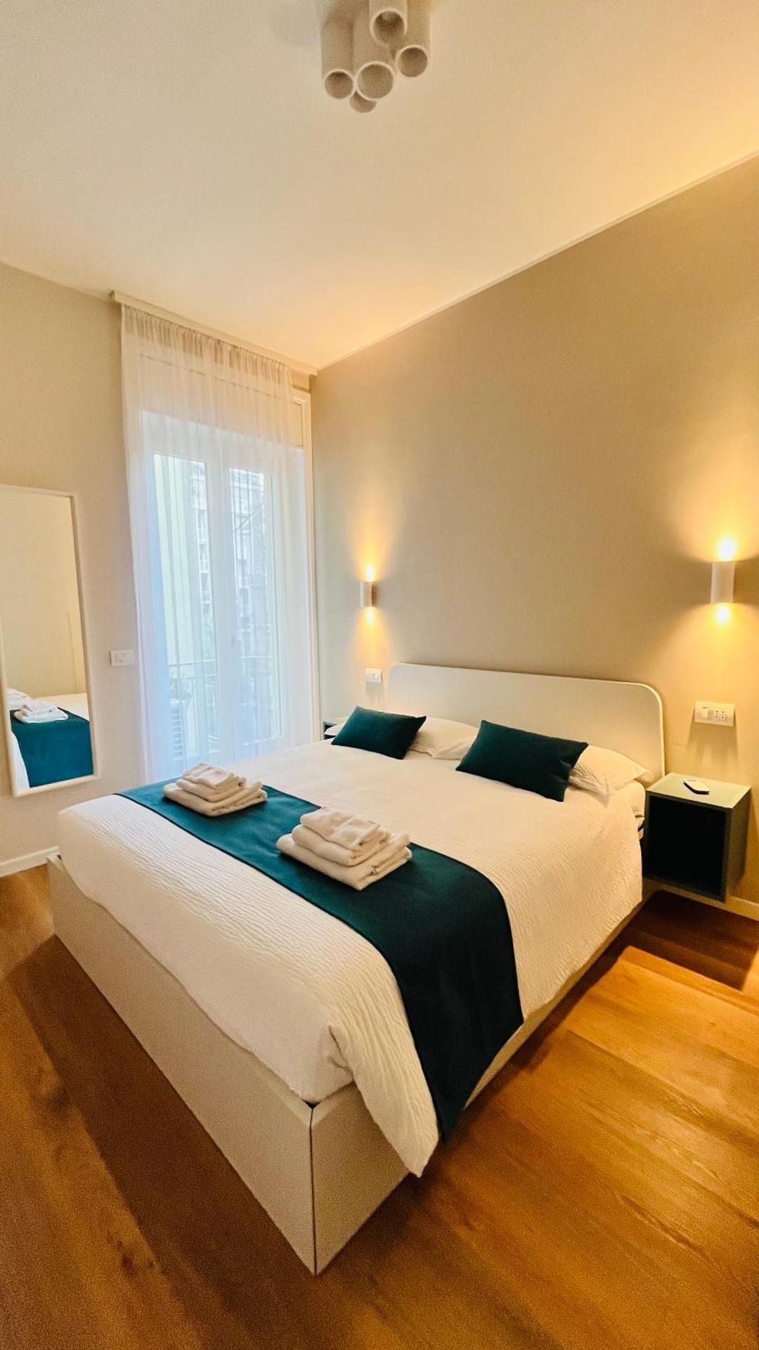 One-Bedroom Apartment with Balcony