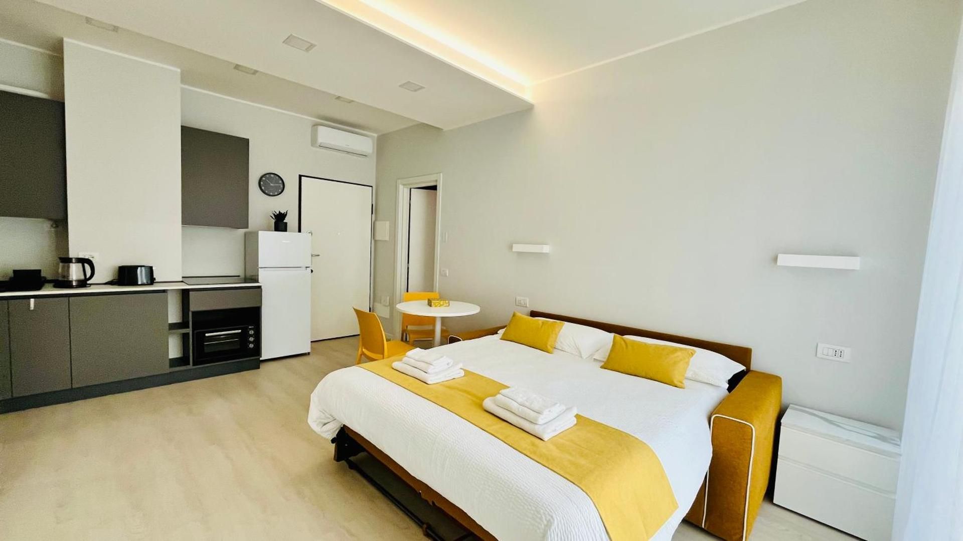 Two-Bedroom Deluxe Apartment with Balcony