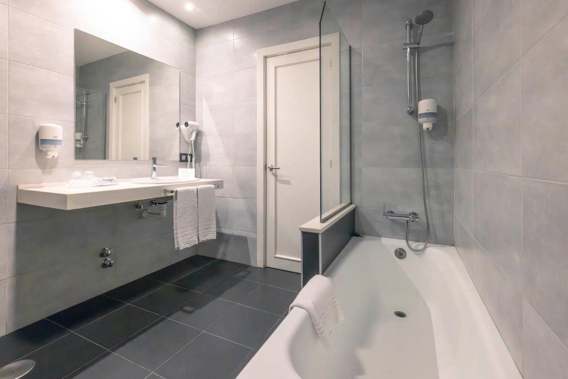 Triple Room (3 Adults)