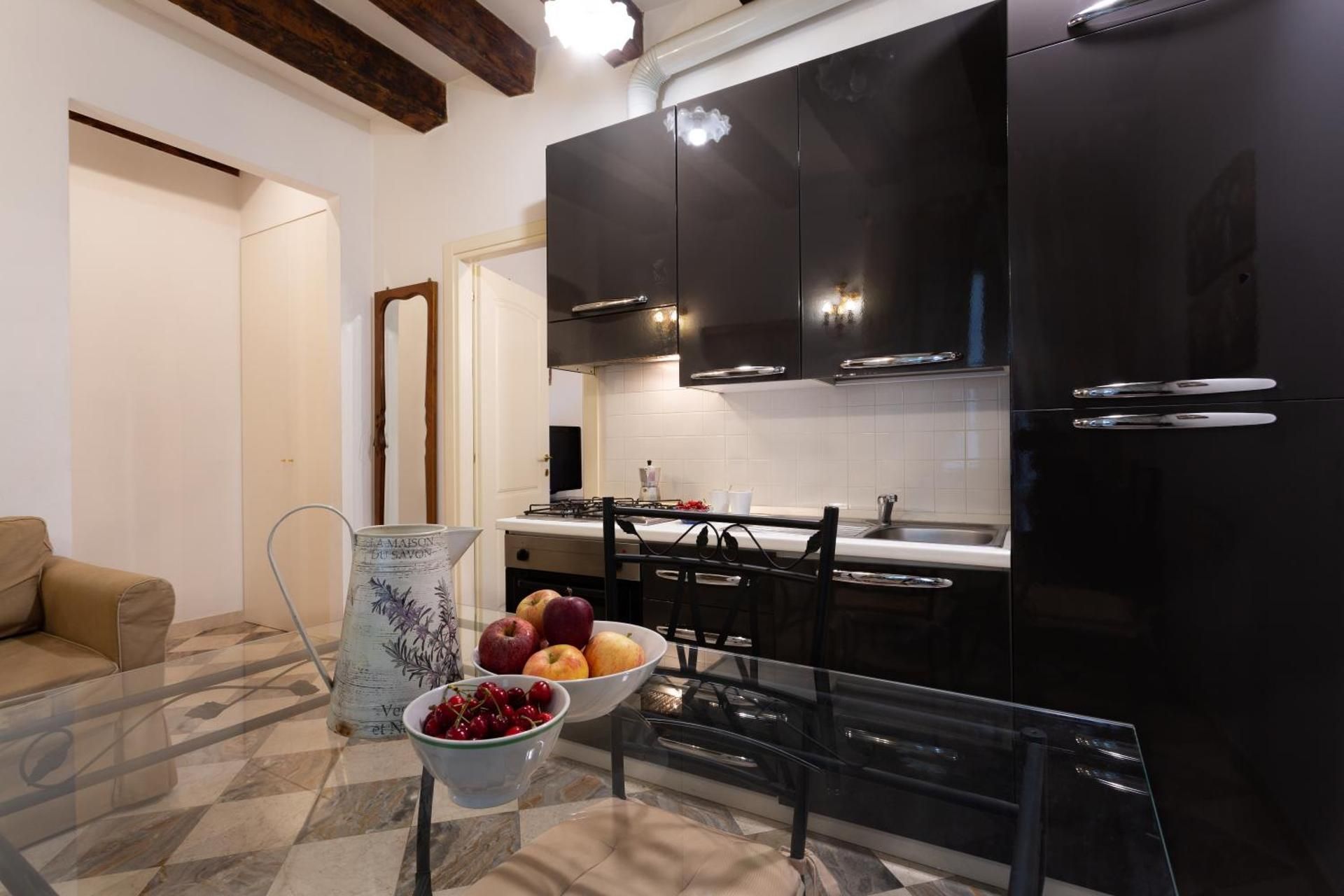 One-Bedroom Apartment - Via Pignolo 81