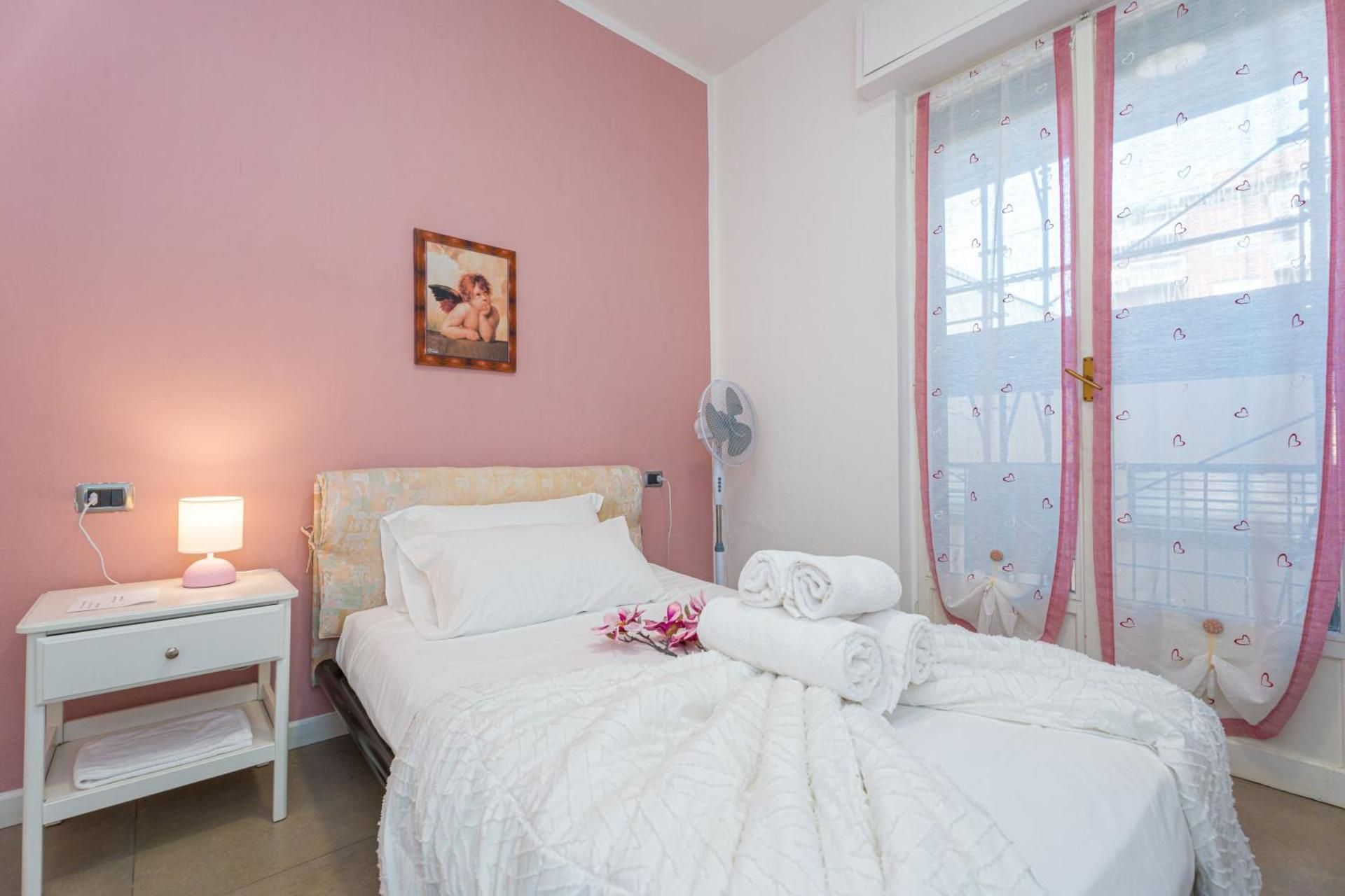Standard Single Room with Shared Bathroom