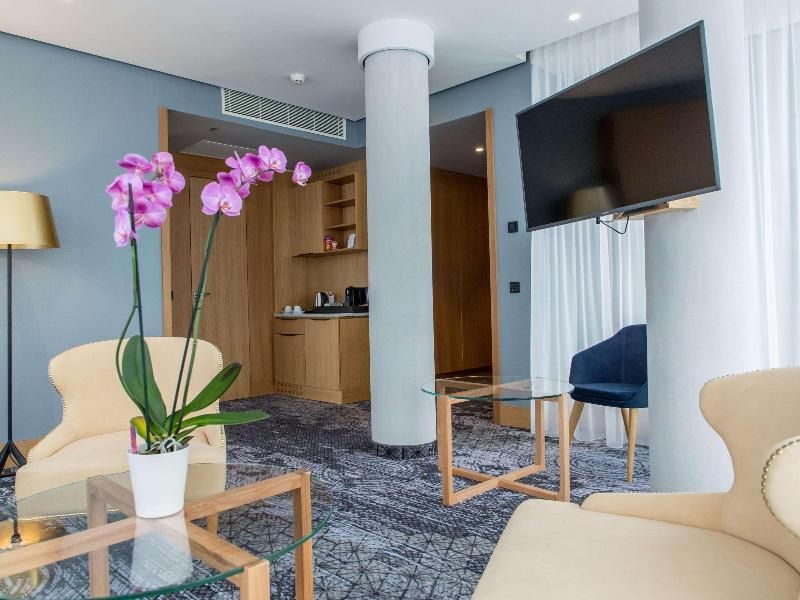 Panorama Executive Suite