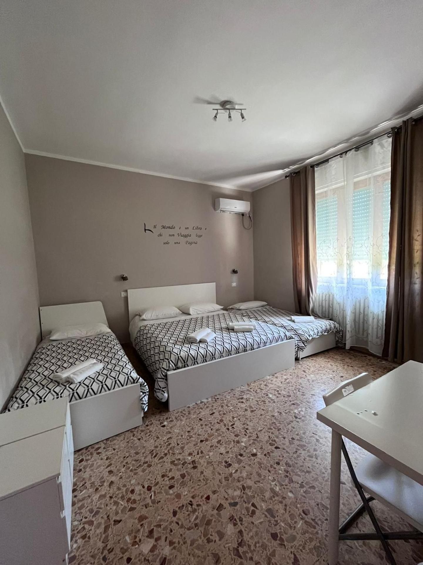 Via Vai Airport Quadruple Room with Private Bathroom 2