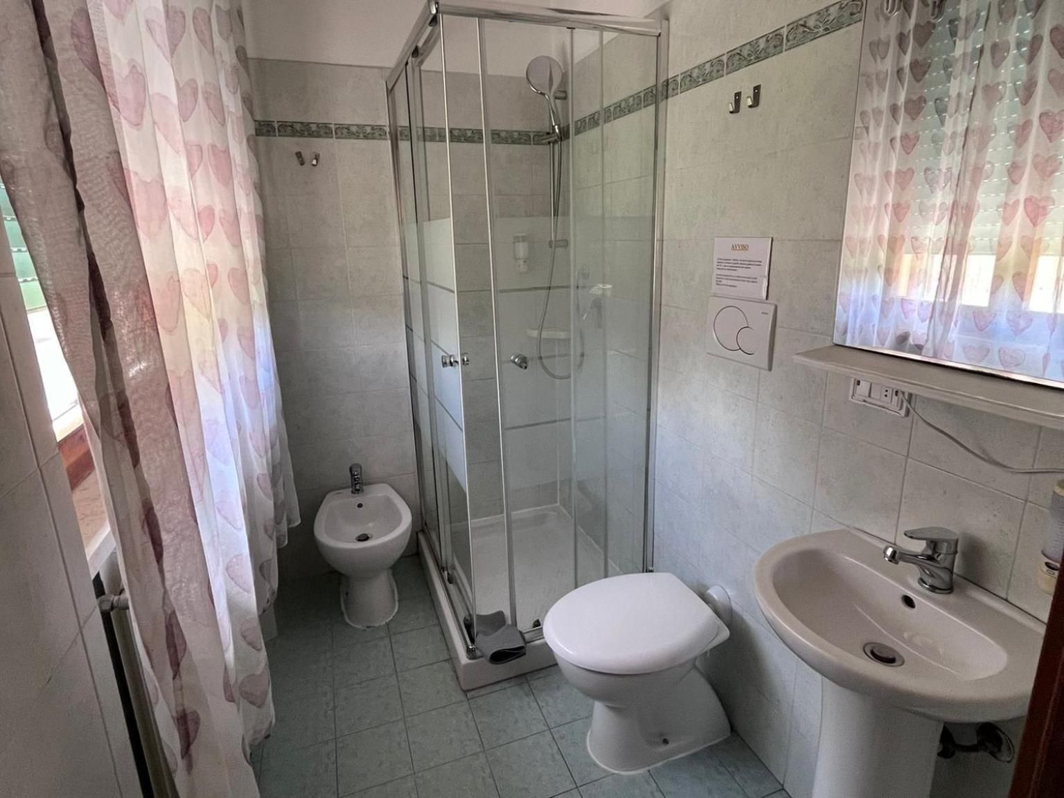 Via Vai Airport Quadruple Room with Private Bathroom 3