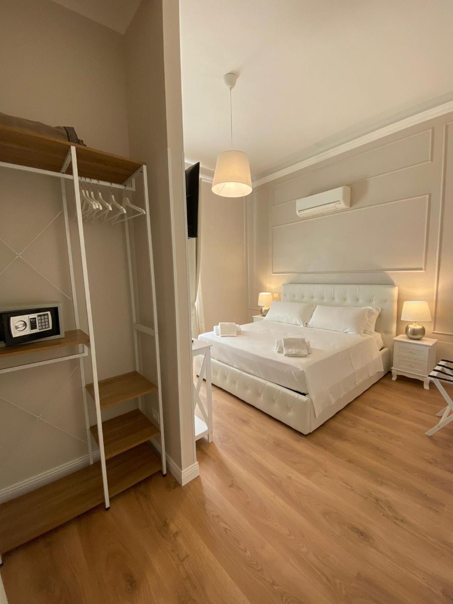 FOUR LIONS VILLA GUESTHOUSE Standard Double Room