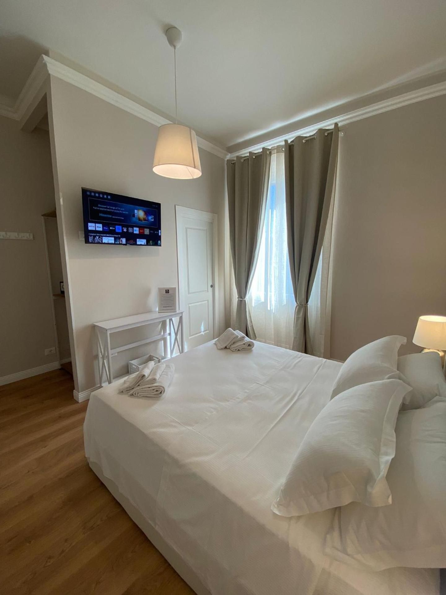 FOUR LIONS VILLA GUESTHOUSE Standard Double Room 2