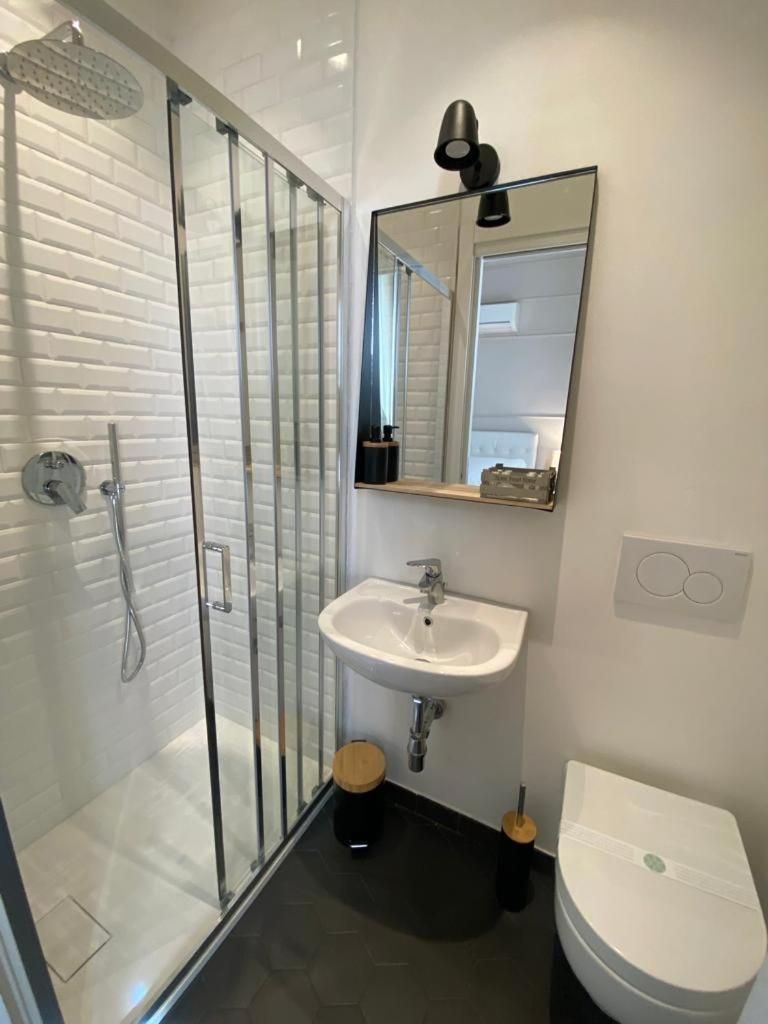 FOUR LIONS VILLA GUESTHOUSE Standard Double Room 3