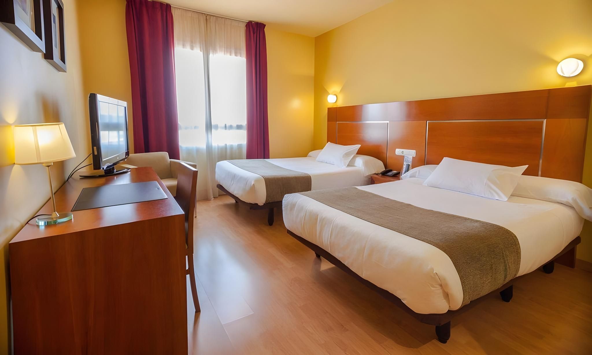 Hotel Andia Family Room 2