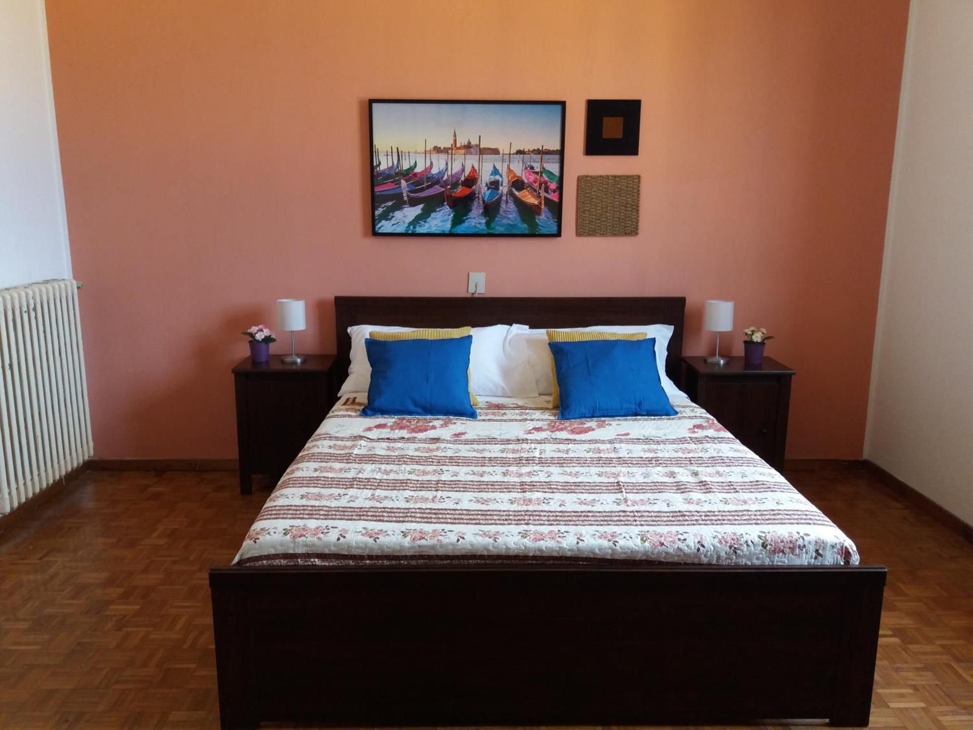 Queen Room with Shared Bathroom