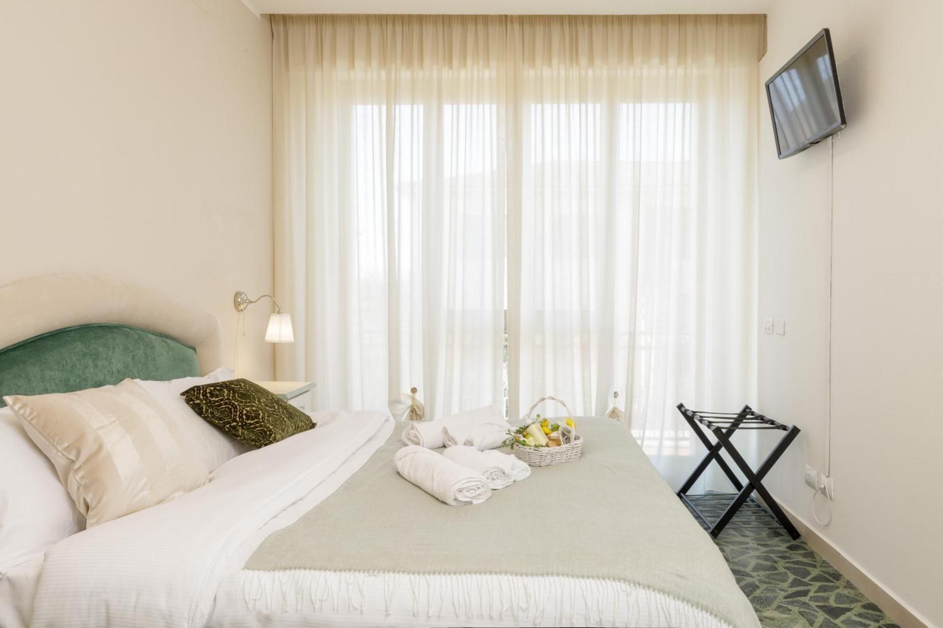 Da Rita Affittacamere Queen Room with Balcony 2