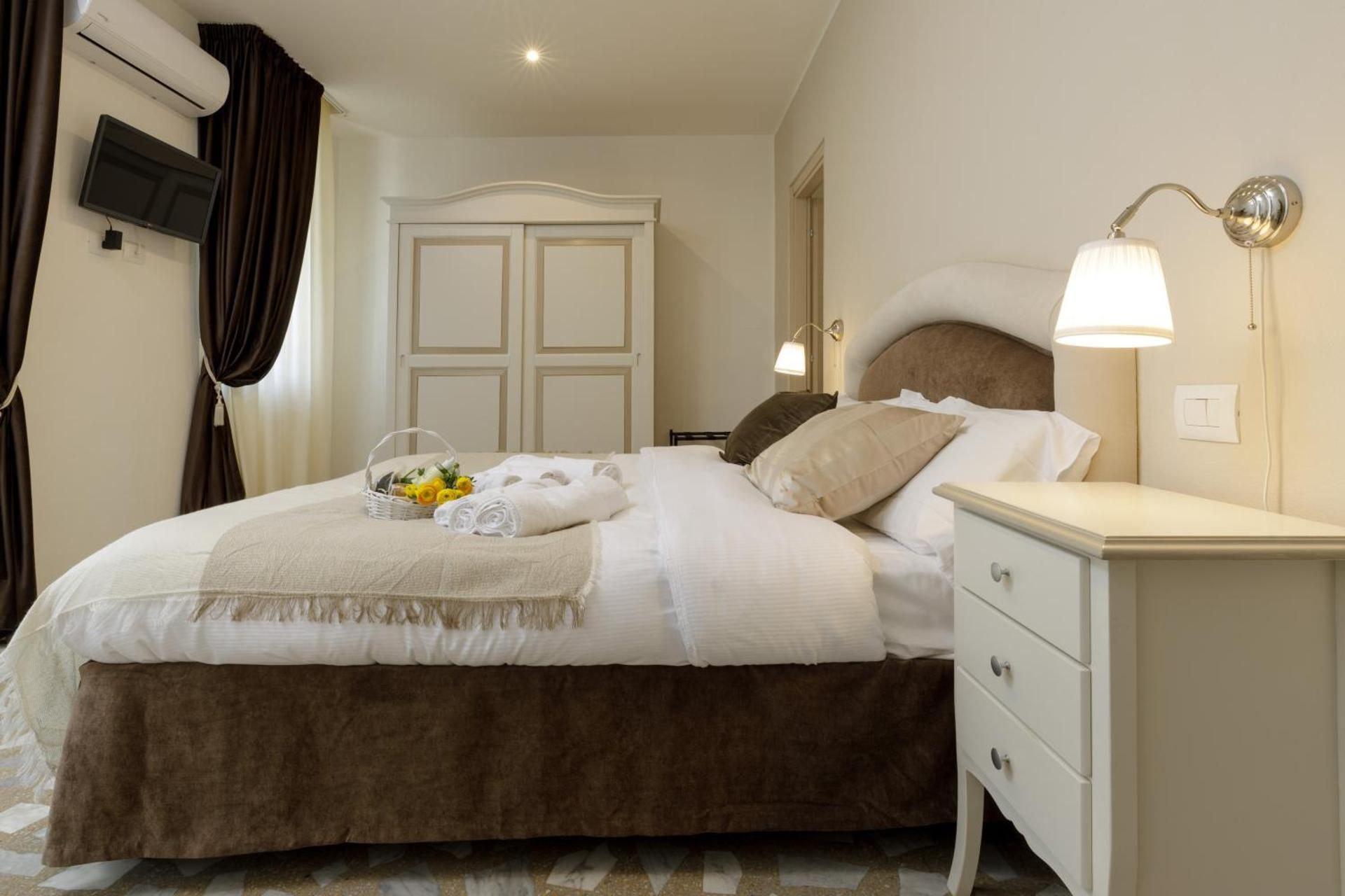 Da Rita Affittacamere Deluxe Double Room with Balcony 2