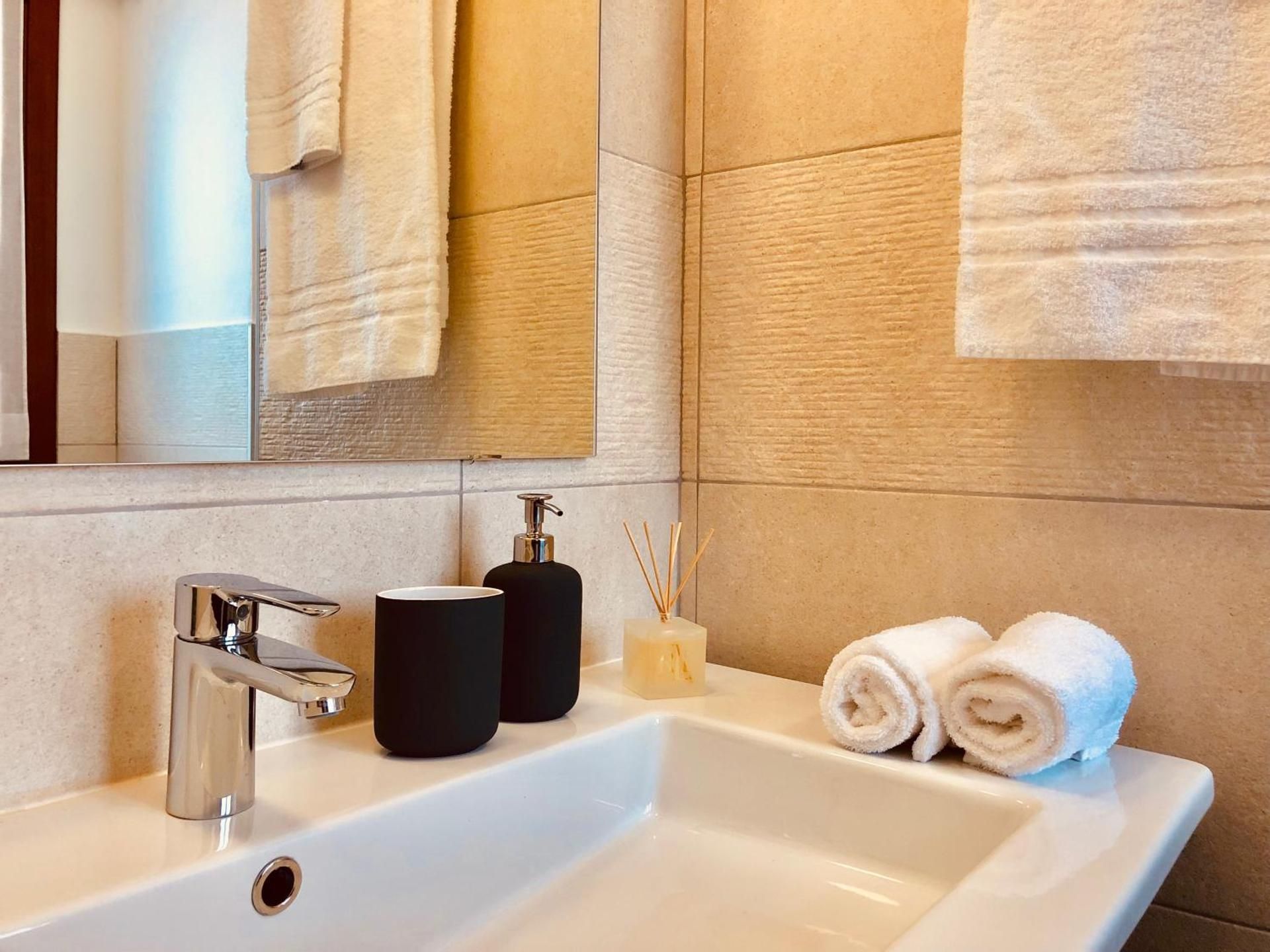 Casa Ciampi Locazione Turistica Deluxe Double Room with Balcony 2