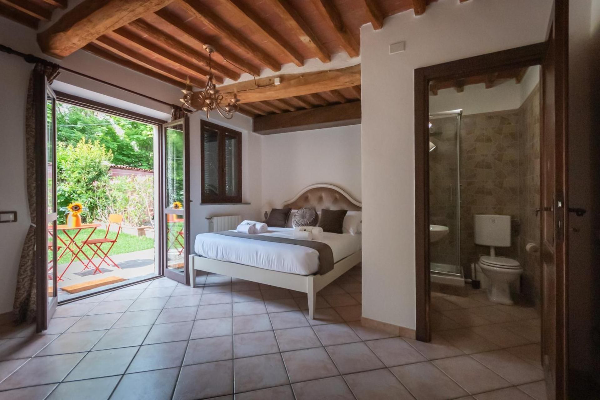 Regina Rooms Pisa Double Room with Private Bathroom 2