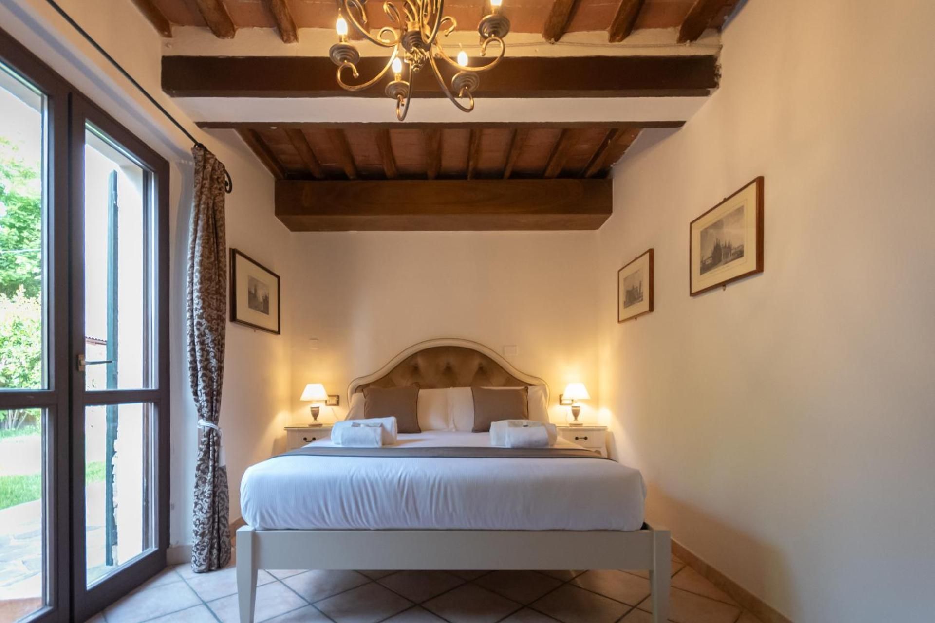 Regina Rooms Pisa Double Room with Private Bathroom