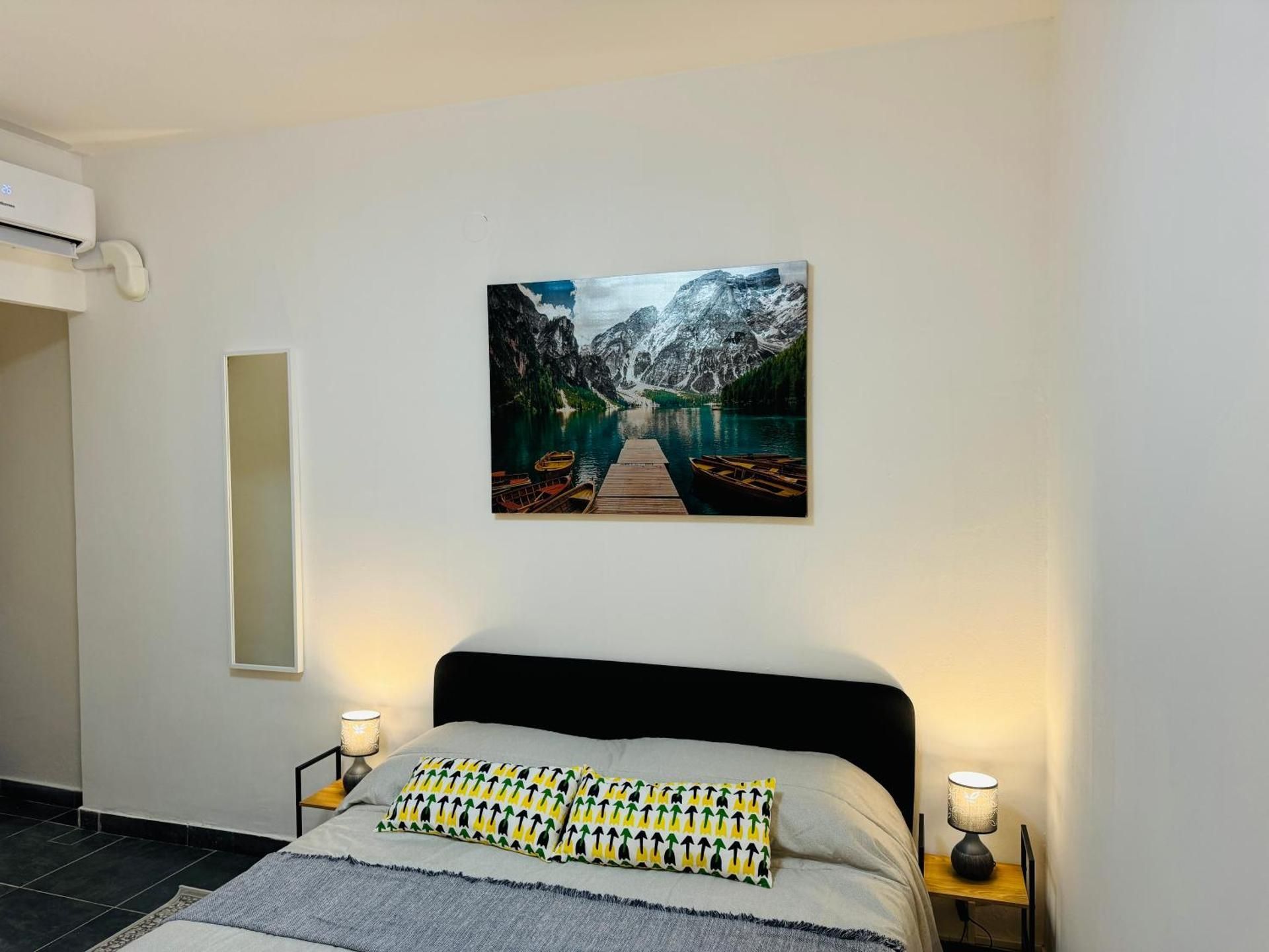 B&B Porta Aperta Queen Room with Private Bathroom