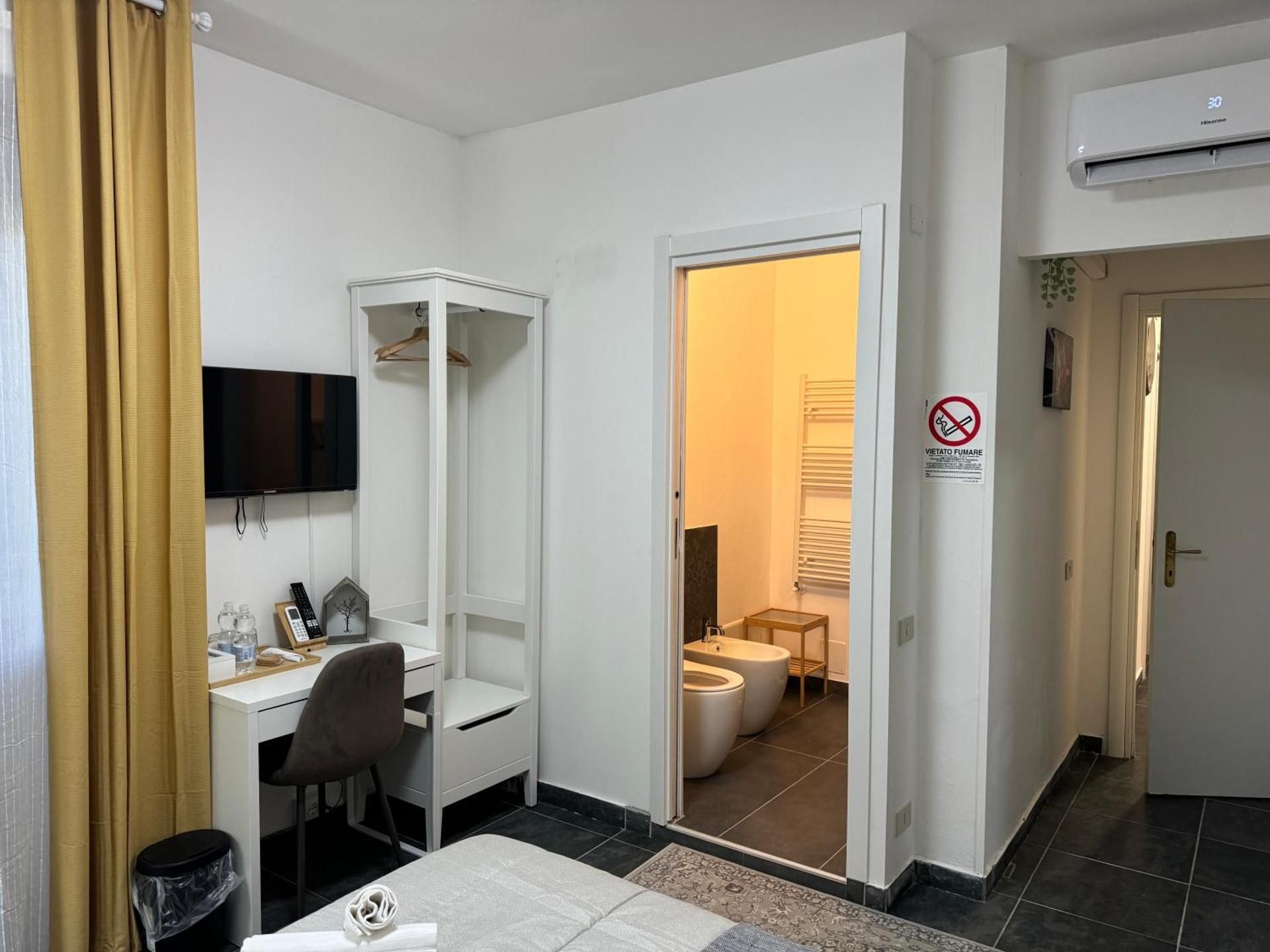 B&B Porta Aperta Queen Room with Private Bathroom 2