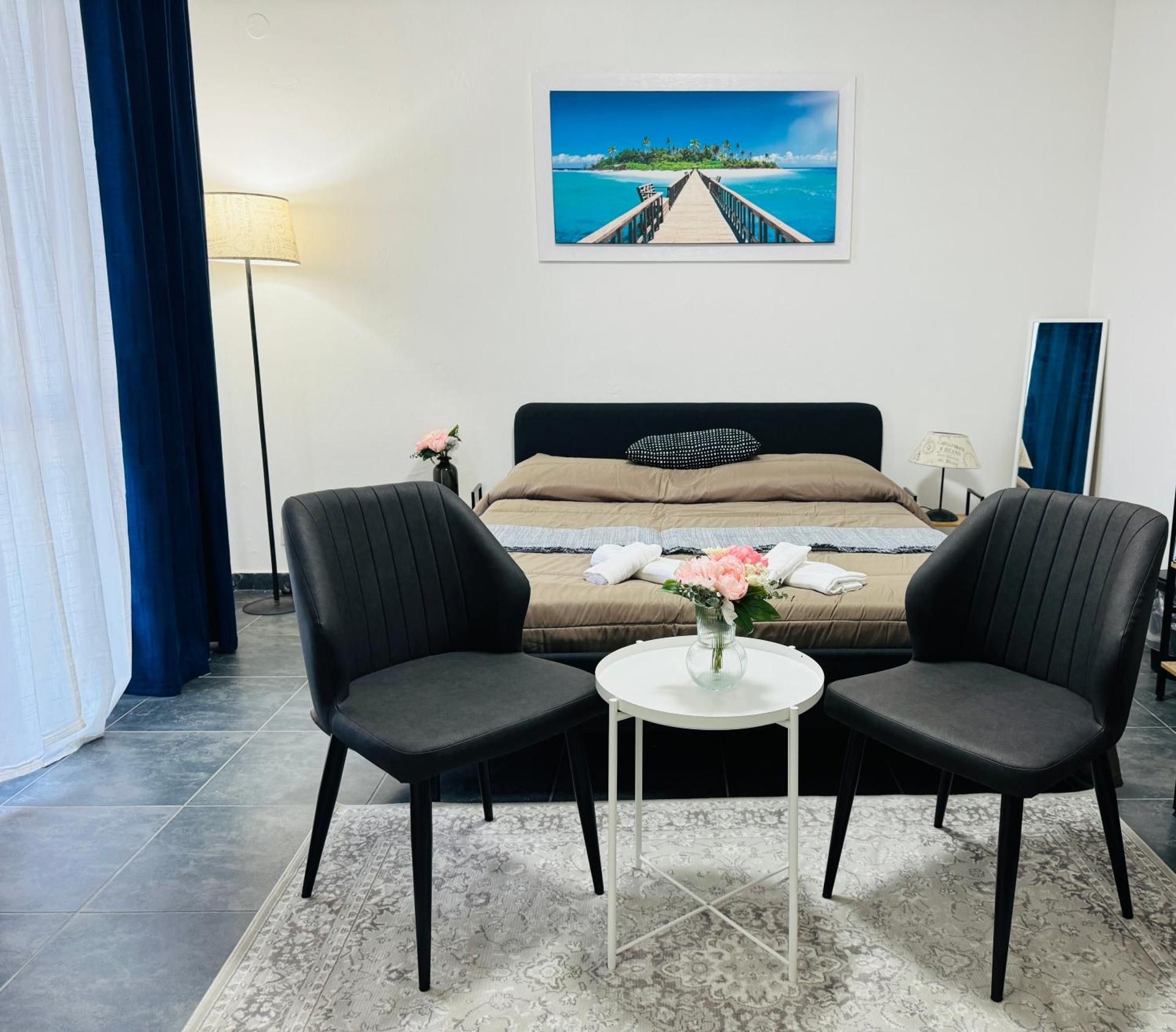 Double Room with Balcony and Private Bathroom