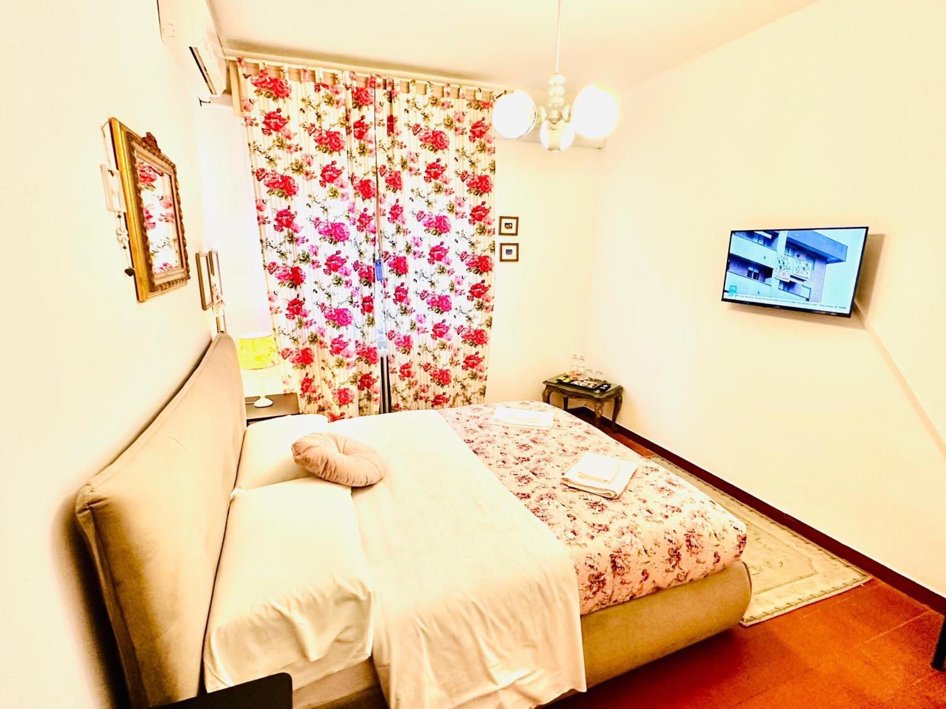 Cisanello Guest House Double Room with Private External Bathroom