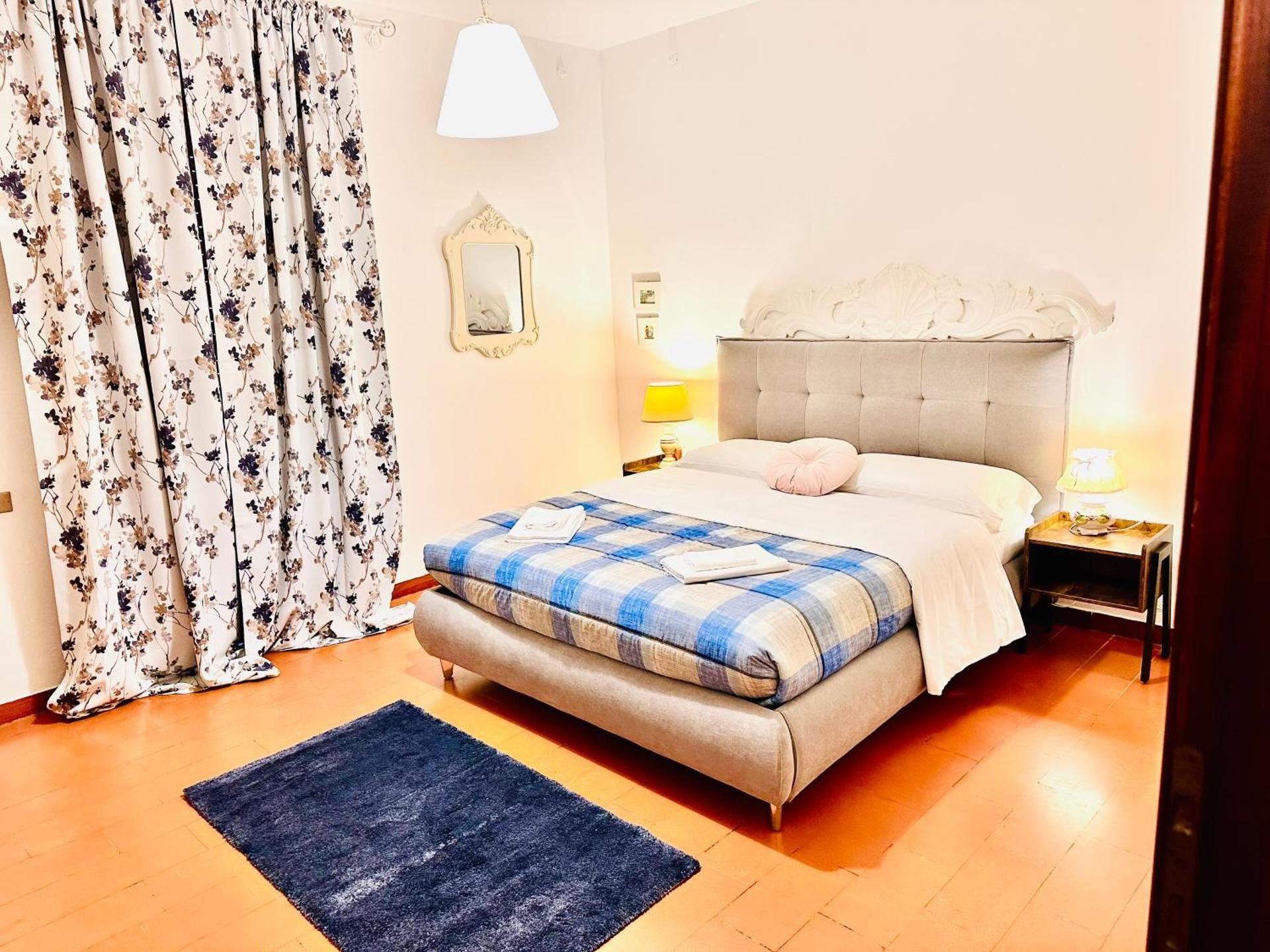 Cisanello Guest House Comfort Double Room with Private Bathroom and Balcony 2