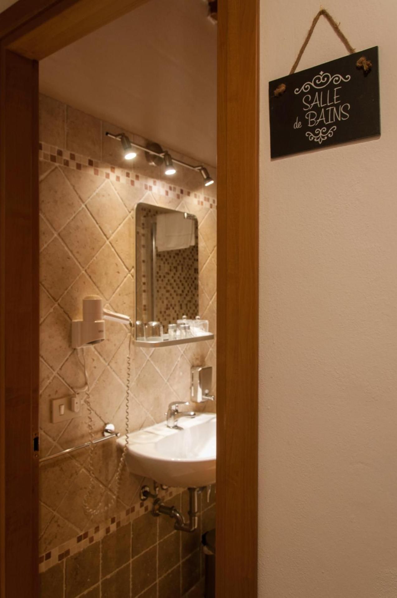 Bed & Tower Double Room with Private External Bathroom