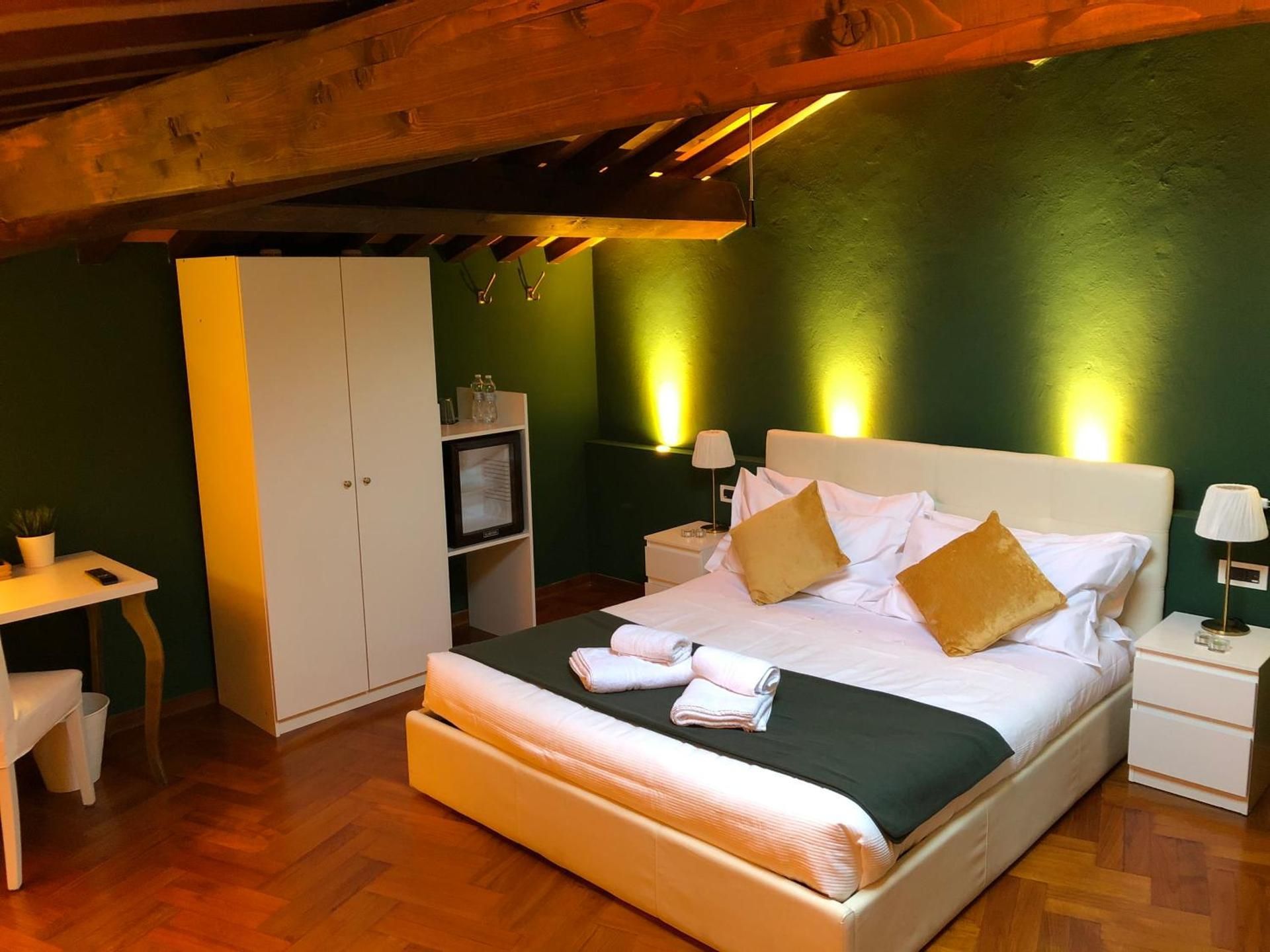 Queen Room
