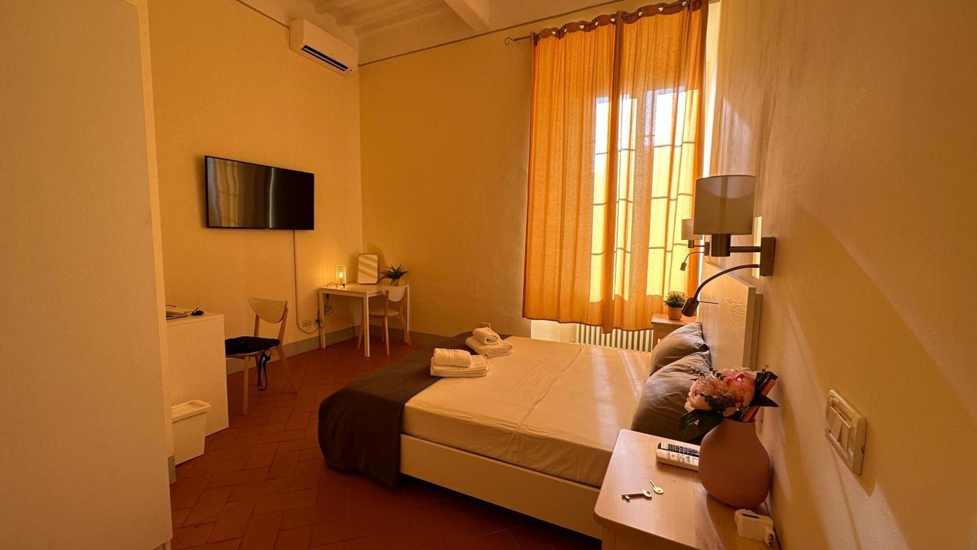 Double Room with Private External Bathroom