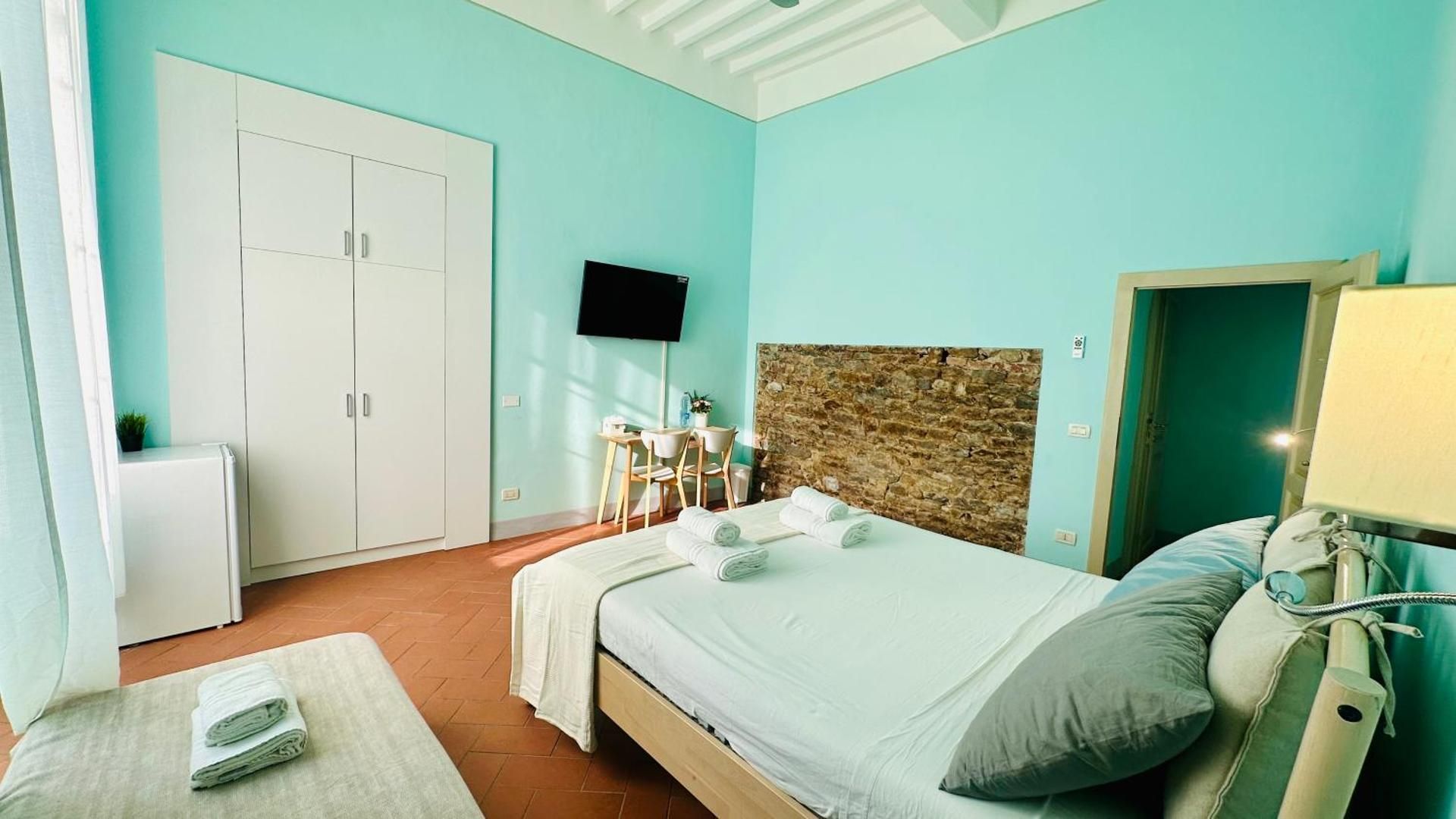 Deluxe Double Room with Shower