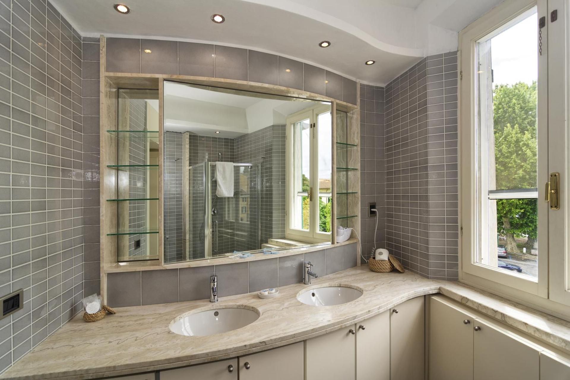 Lauri Loft Queen Room 2