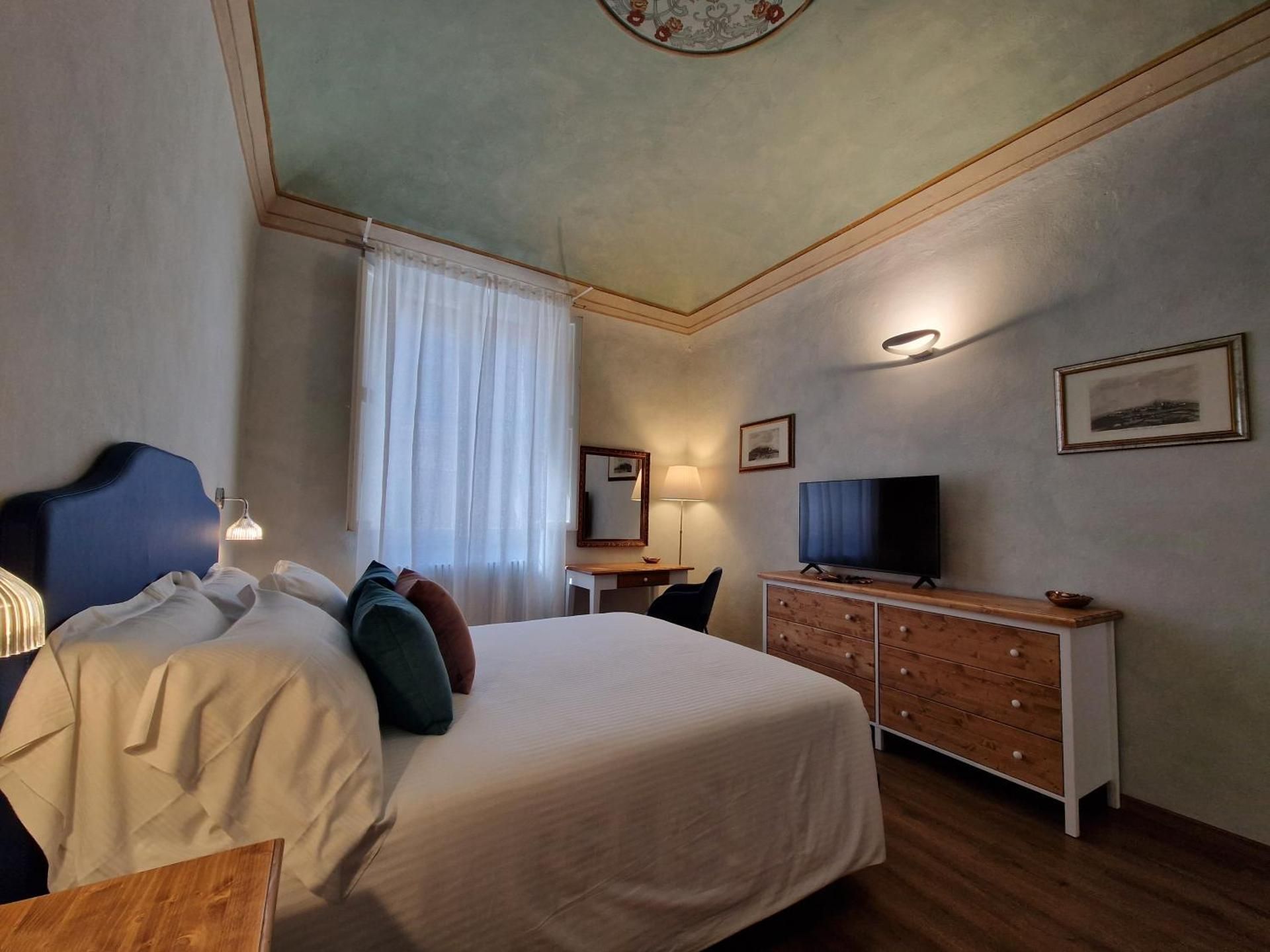 Lo Strullo Double Room with Private External Bathroom 2