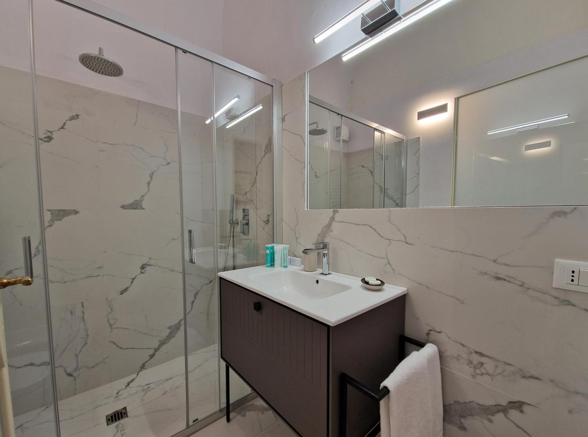 Lo Strullo Double Room with Private External Bathroom 3