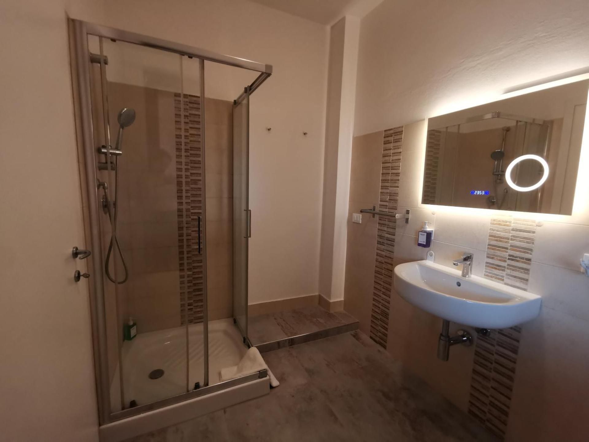 GuestHouse dei Fiori - Hituscany Double Room 3