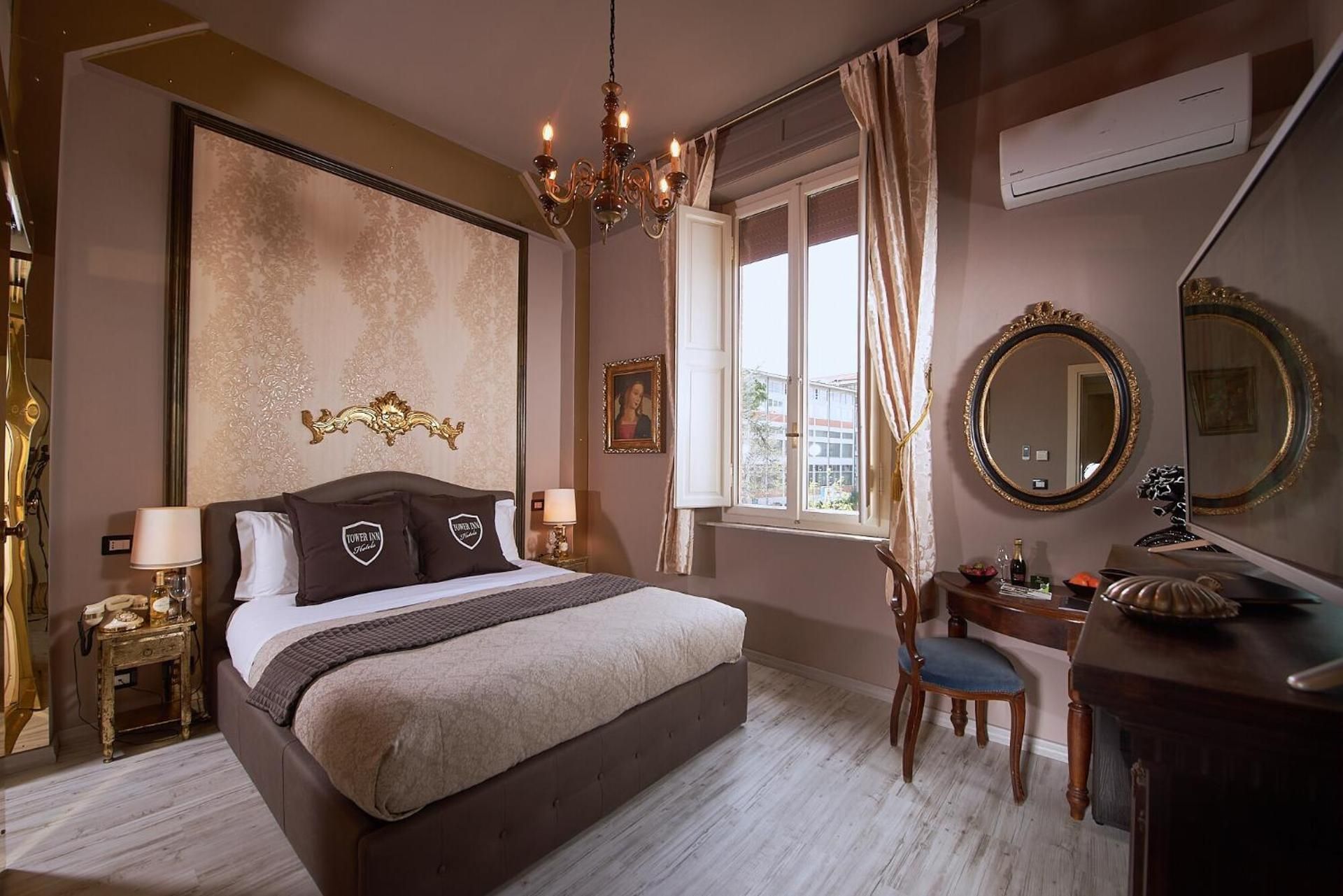 Deluxe Suite with Balcony