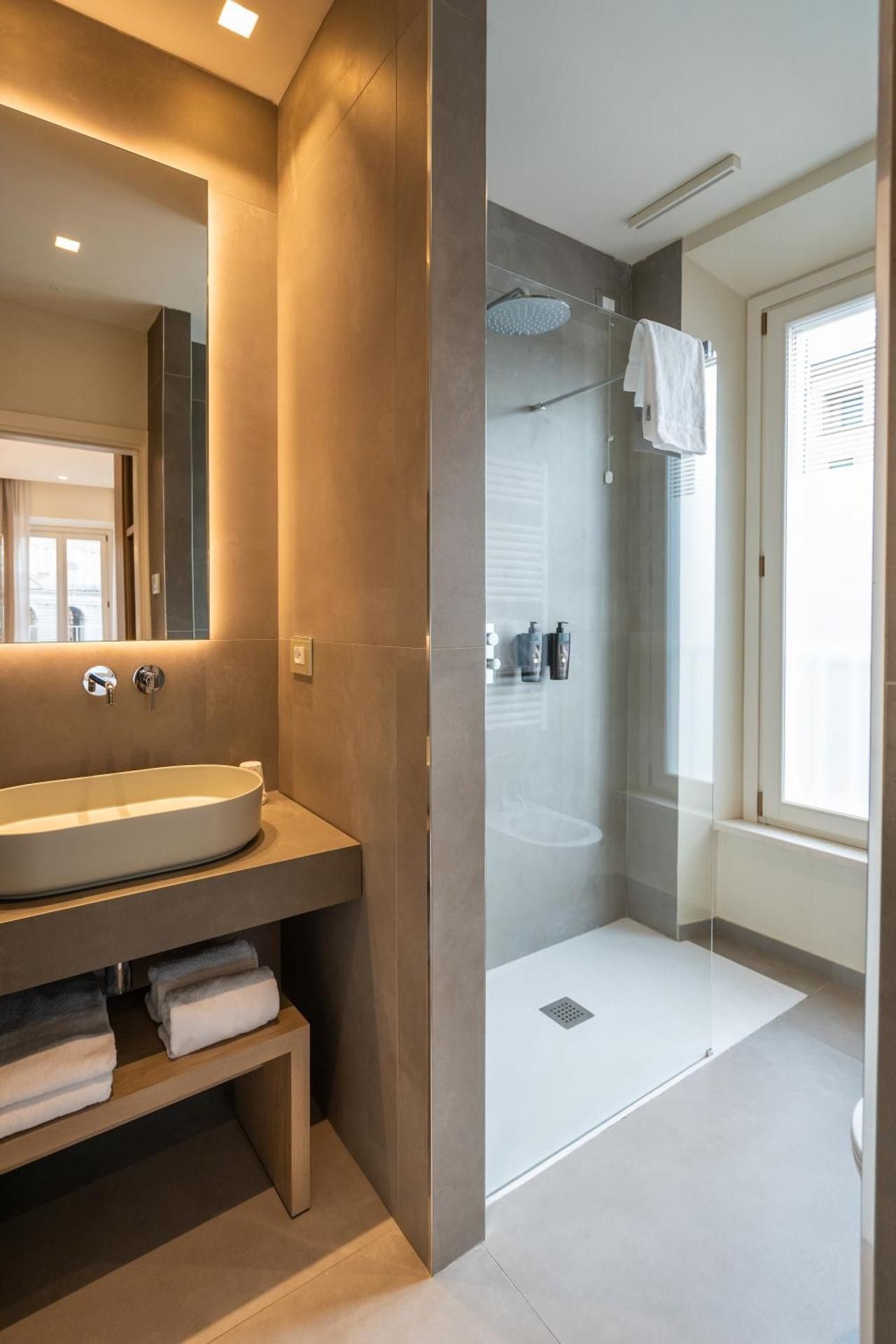 Anna Teresa Luxury Deluxe Double Room 2