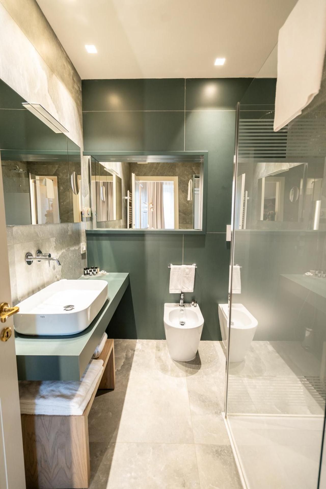 Anna Teresa Luxury Triple Room with View 2